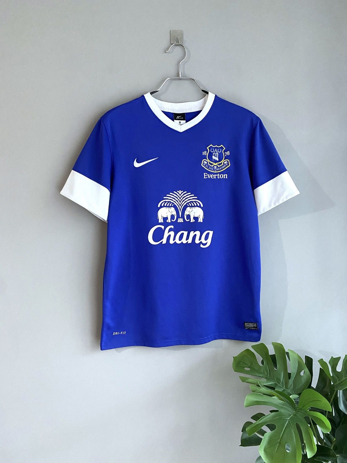 Nike Nike FC Everton 2012/2013 Home Soccer Jersey, M 510520-471 Size US M / EU 48-50 / 2 - 1 Thumbnail