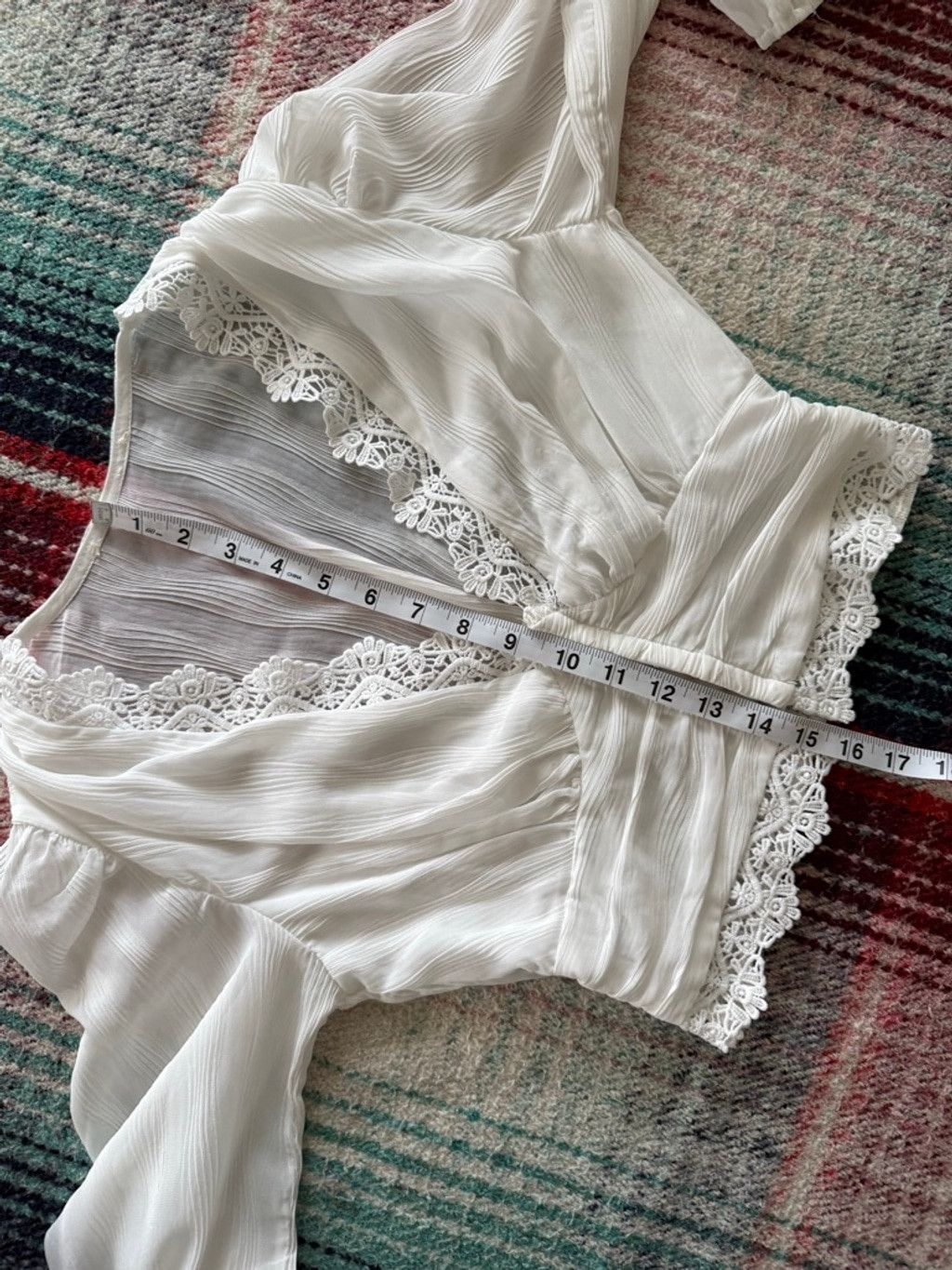The Unbranded Brand Women's Unbranded White Lace Trim Cropped Blouse S Size S / US 4 / IT 40 - 6 Thumbnail
