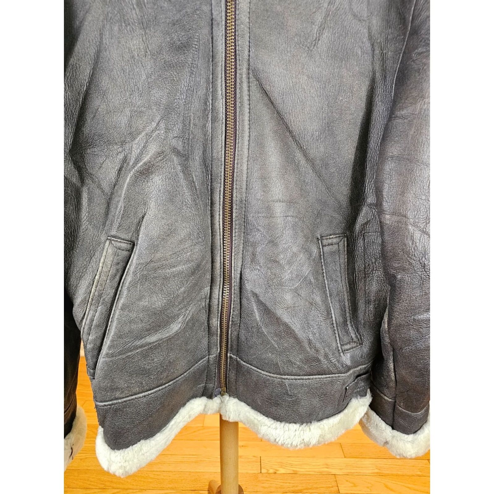 Vintage VINTAGE USAF US AIR FORCE B-3 SHEEPSKIN SHEARLING BOMBER JACKET SZ XLARGE Size US XL / EU 56 / 4 - 3 Thumbnail