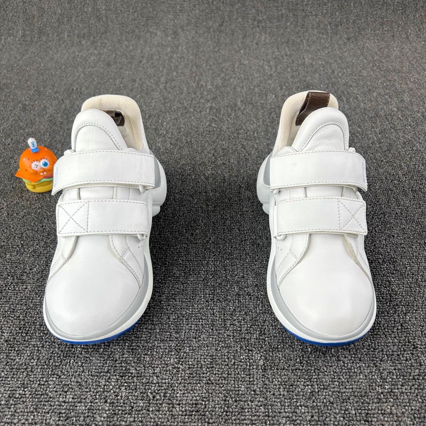 Louis Vuitton Louis Vuitton Velcro Dad Sneaker White/Blue 36 HB6804 Size US 5.5 / IT 35.5 - 2 Thumbnail