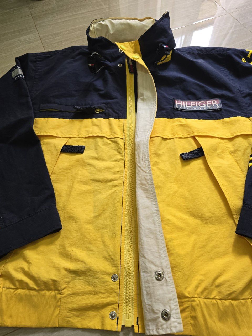 Tommy Hilfiger × Vintage Vintage Tommy Hilfiger Sailing Gear Jacket L Size US L / EU 52-54 / 3 - 10 Thumbnail