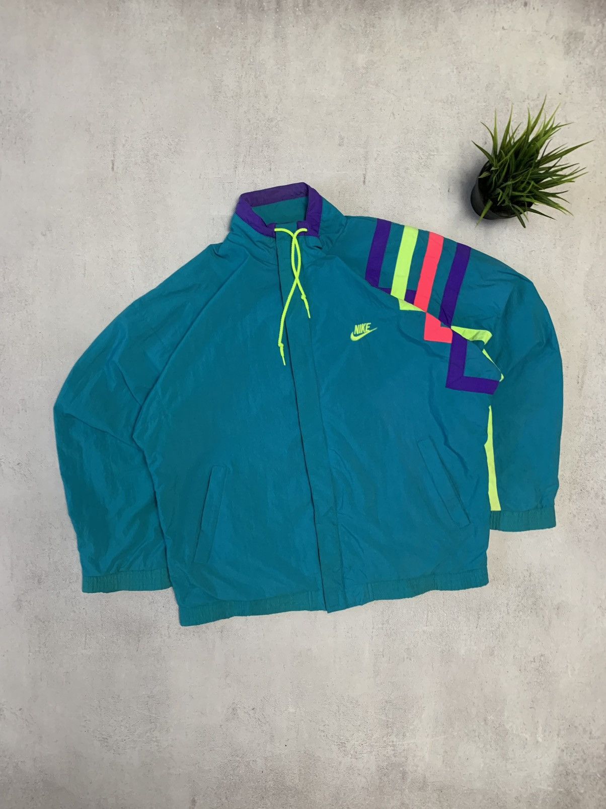 Vintage Vintage Nike Jacket Nylon Windbreaker Baggy Swoosh Y2K 90s Size US M / EU 48-50 / 2 - 1 Thumbnail