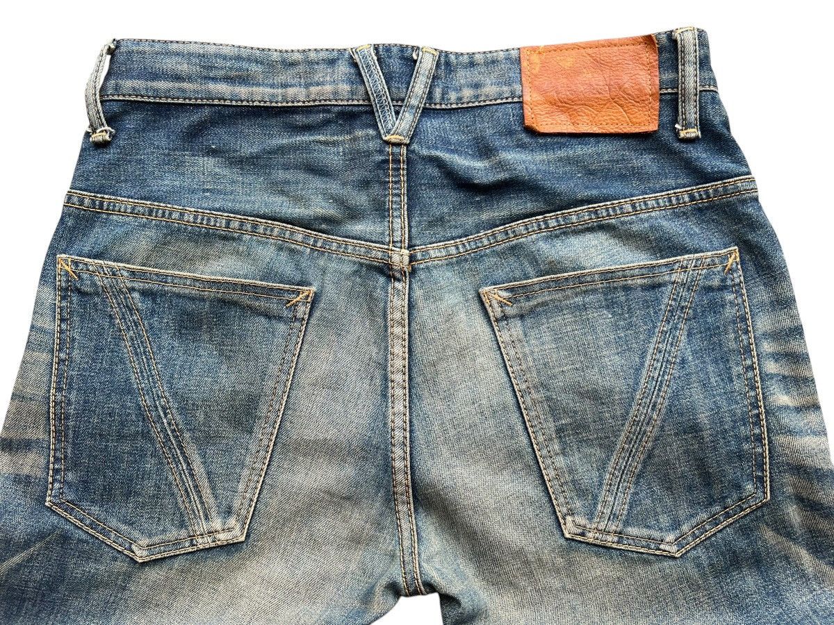Vanquish Vintage Vanquish Distressed Mudwash Denim Jeans 30x31.5 Size US 30 / EU 46 - 7 Thumbnail