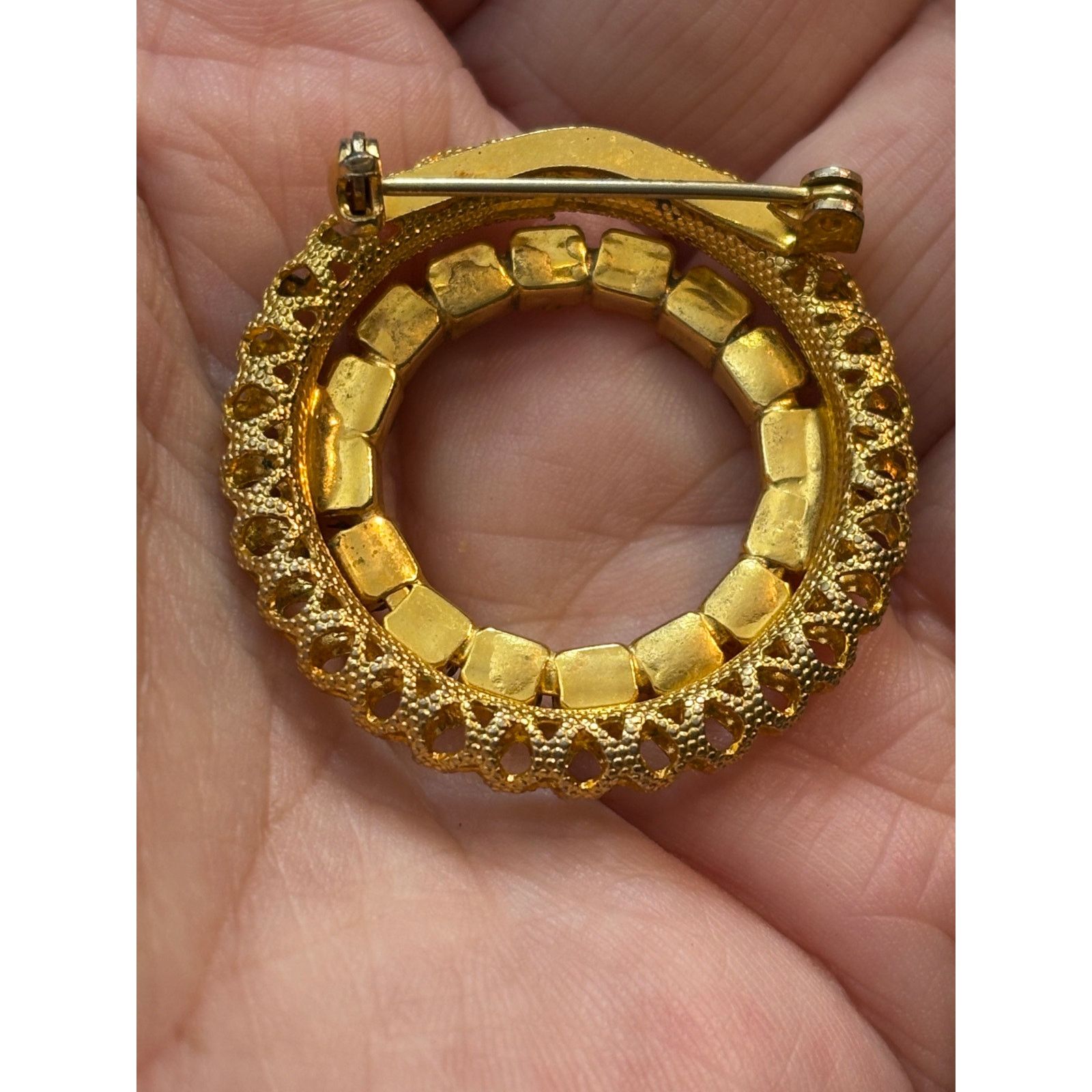 Other Vintage Unsigned Amber Rhinestone Circle Brooch 1.75" Size ONE SIZE - 3 Thumbnail