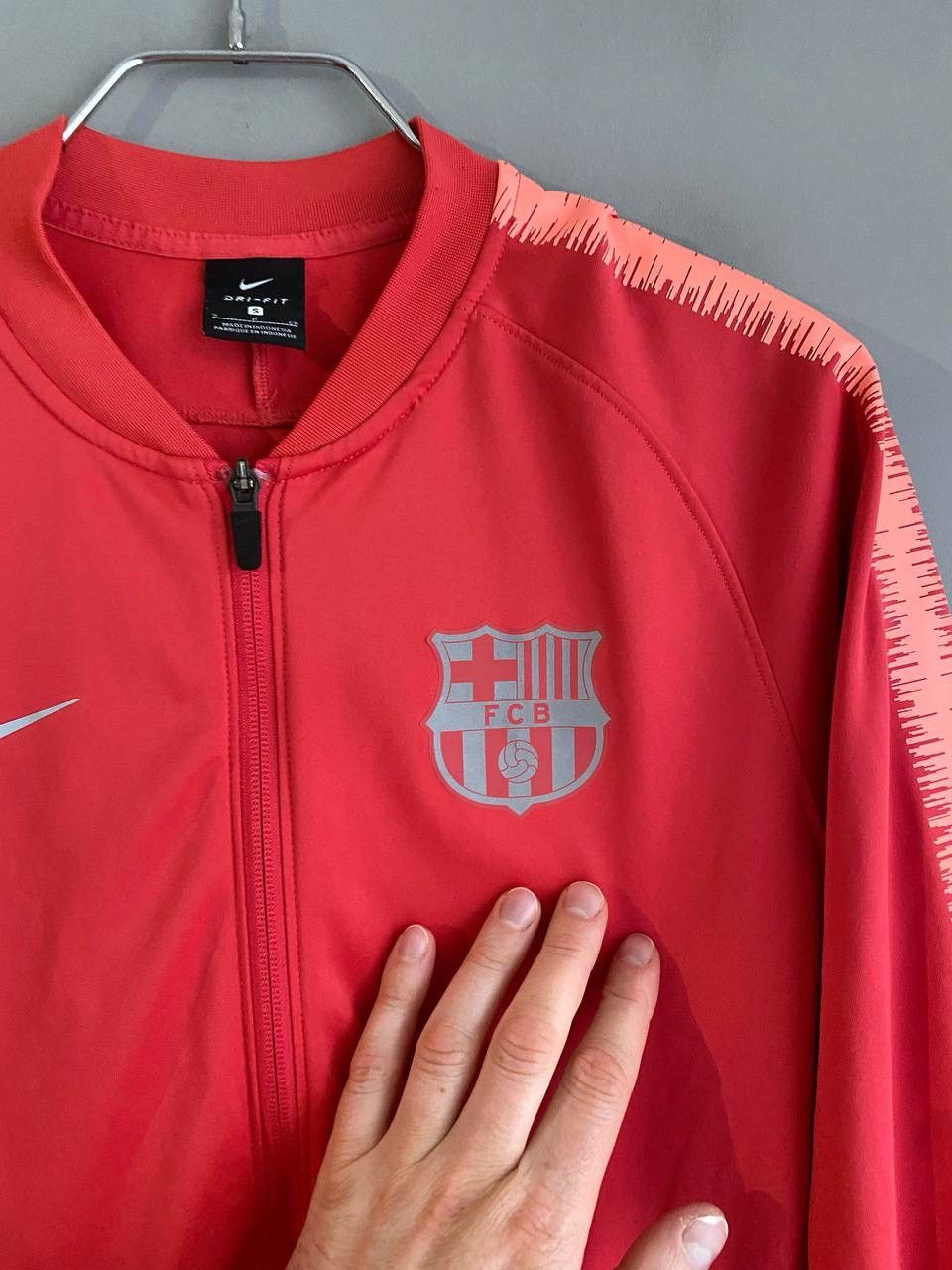 Nike FC Barcelona 2018/19 Football Training Zip Jacket, Size S Size US S / EU 44-46 / 1 - 5 Thumbnail