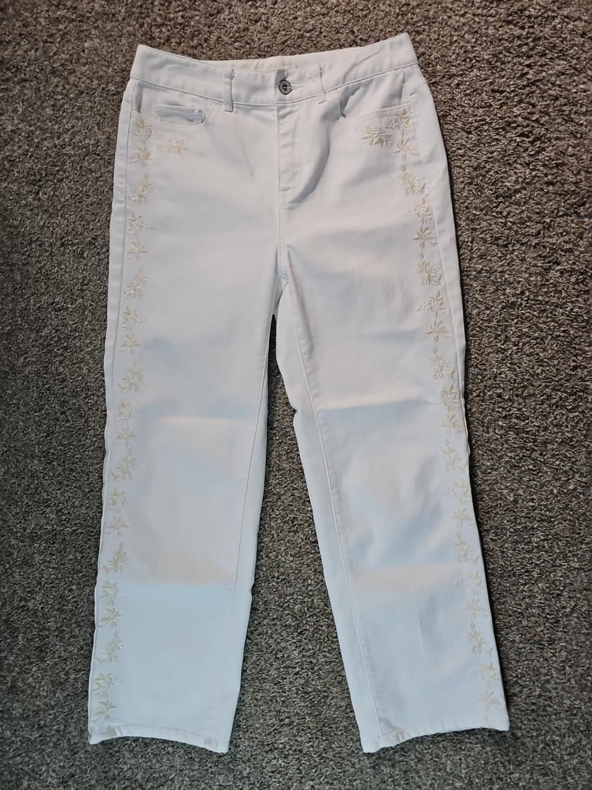 Coldwater Creek Coldwater Creek Sz 4 Embroidered Floral White Jeans Size 27" / US 4 / IT 40 - 1 Thumbnail