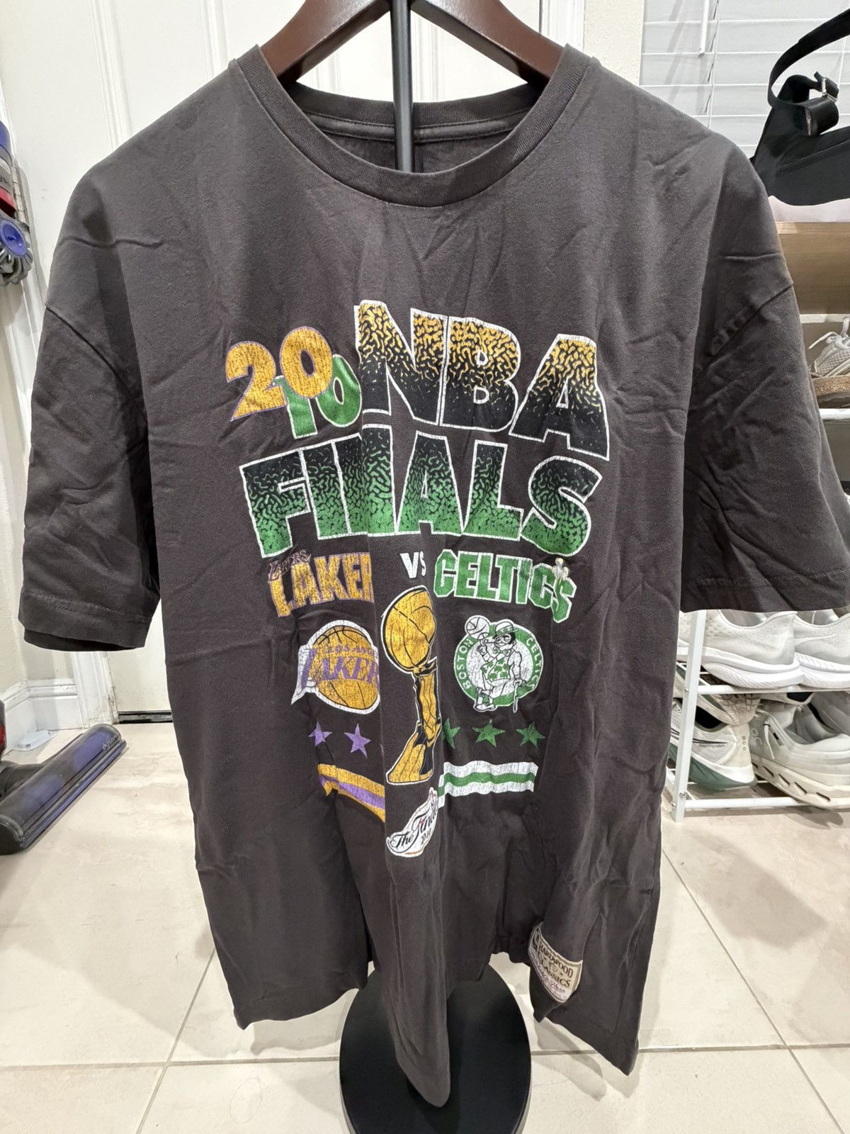 Mitchell & Ness Mitchell and Ness 2010 NBA finals Lakers vs Celtics size XL Size US XL / EU 56 / 4 - 1 Thumbnail