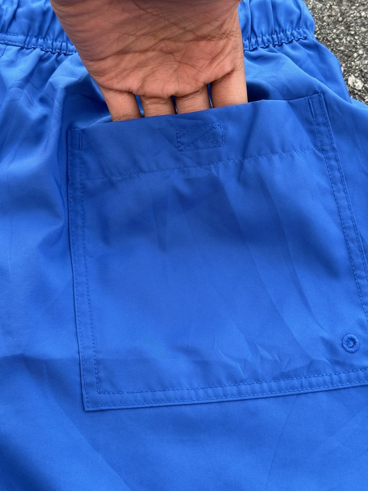 Nike Nike Club Men's Woven Flow Shorts in Game Royal blue. Size US 30 / EU 46 - 13 Thumbnail