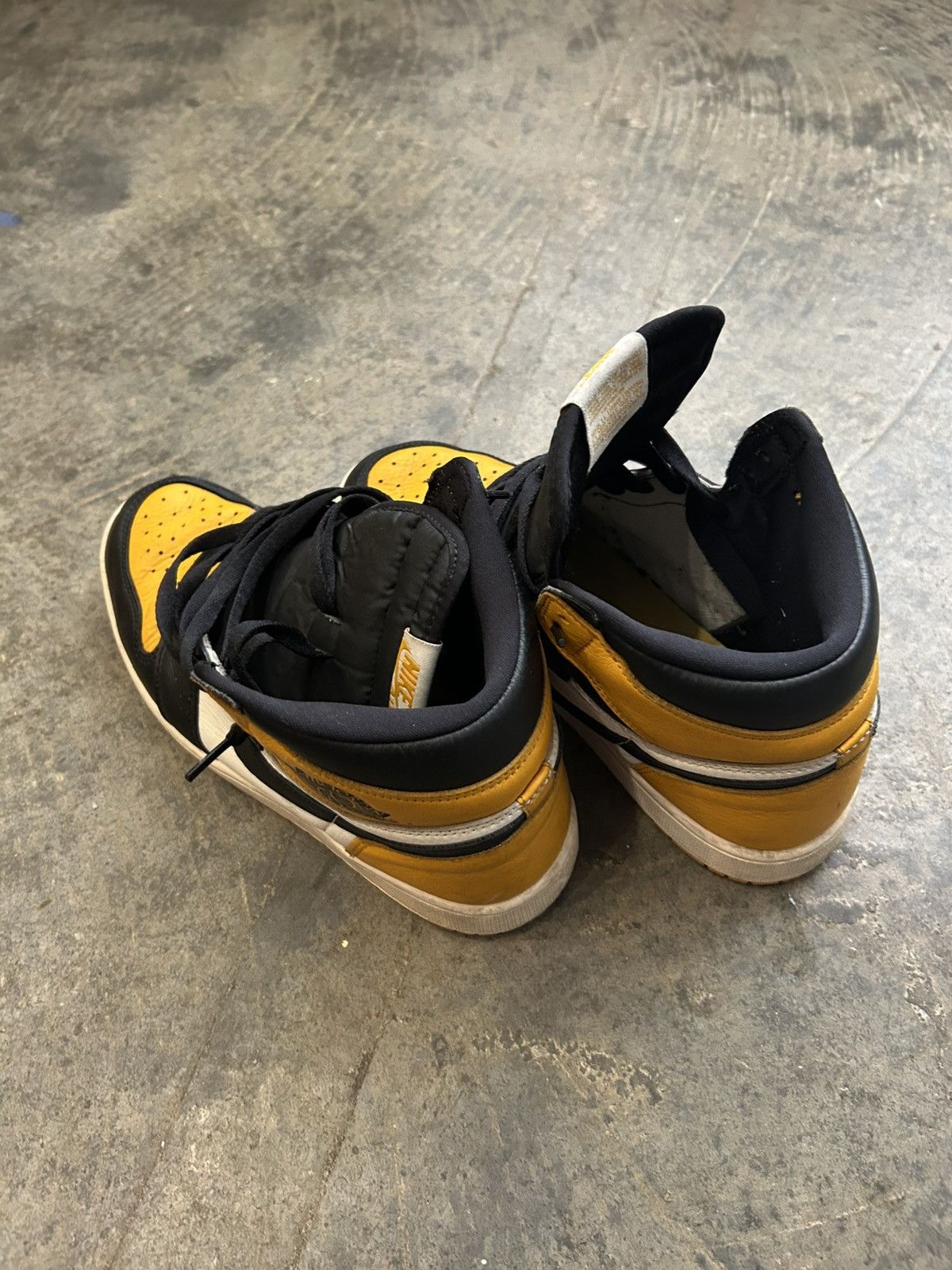 Jordan Brand Air Jordan 1 Retro High OG “Taxi” – Size 10 Size US 10 / EU 43 - 2 Thumbnail