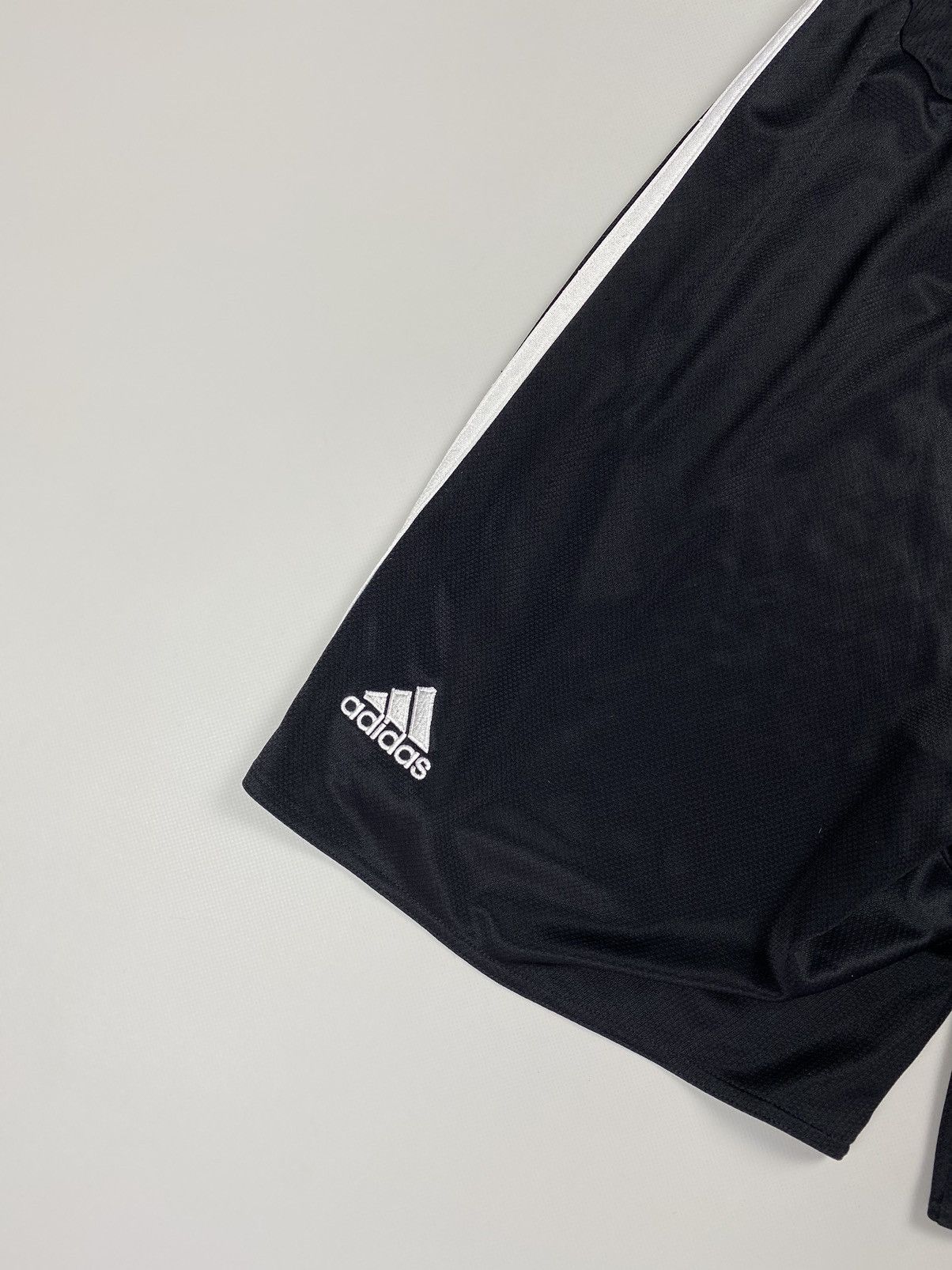 Adidas Adidas Chelsea 2008 Soccer Shorts size L Size US 34 / EU 50 - 22 Thumbnail