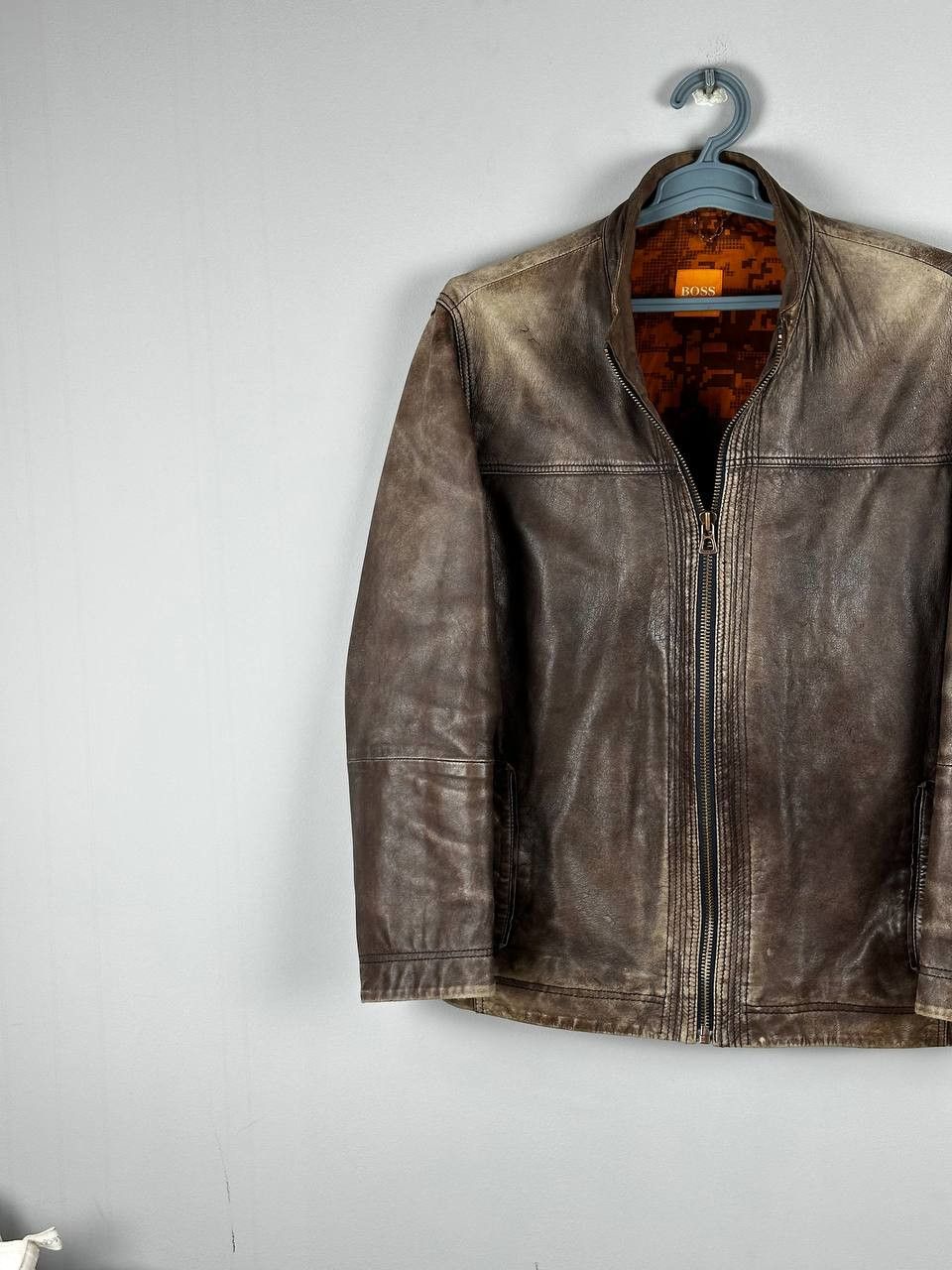 Hugo Boss Vintage Hugo Boss Faded Leather Brown Jacket Size US L / EU 52-54 / 3 - 2 Thumbnail
