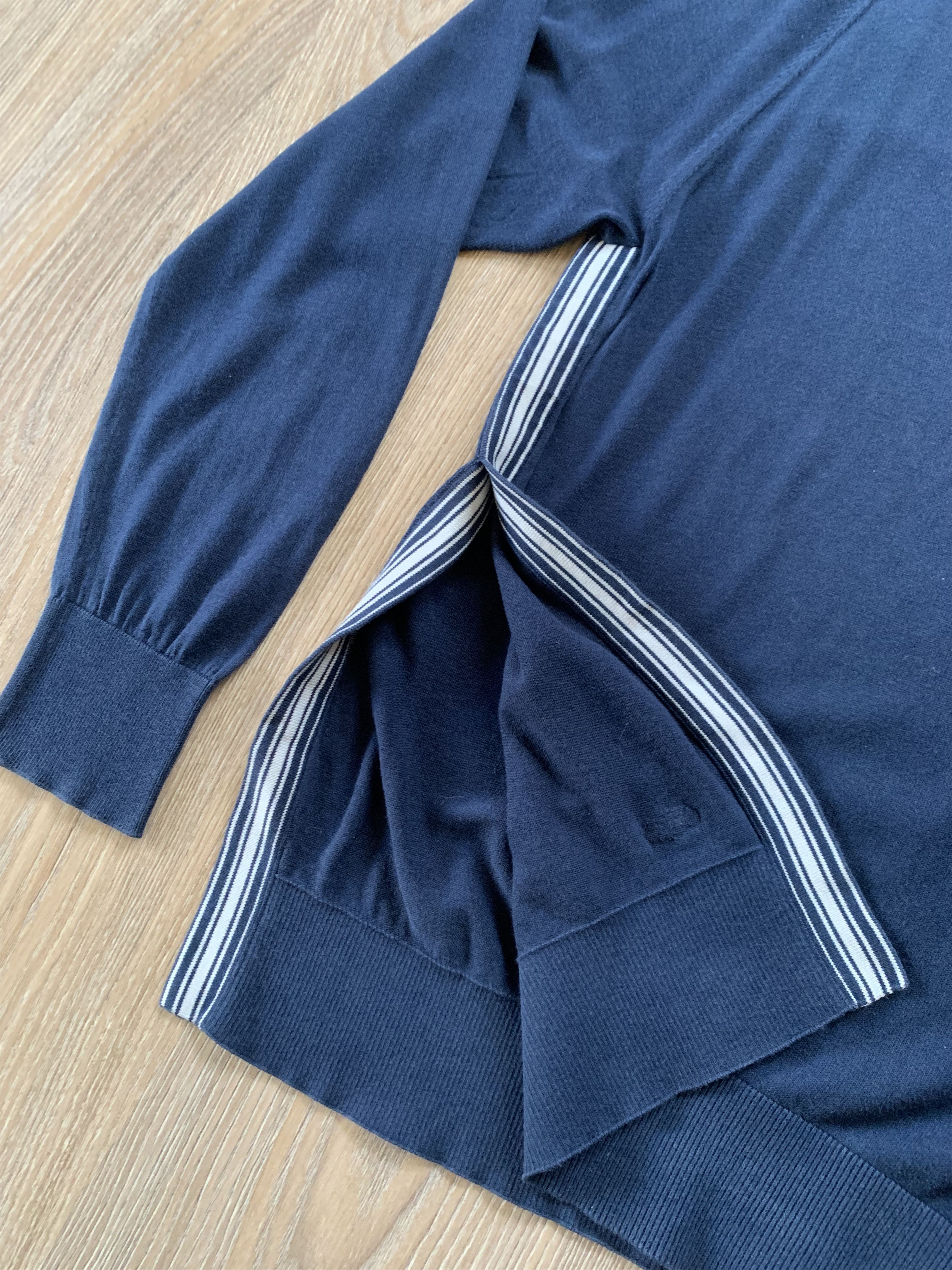 Lacoste Unisex Lacoste Vintage Cotton V Neck Sweater Size US S / EU 44-46 / 1 - 6 Thumbnail