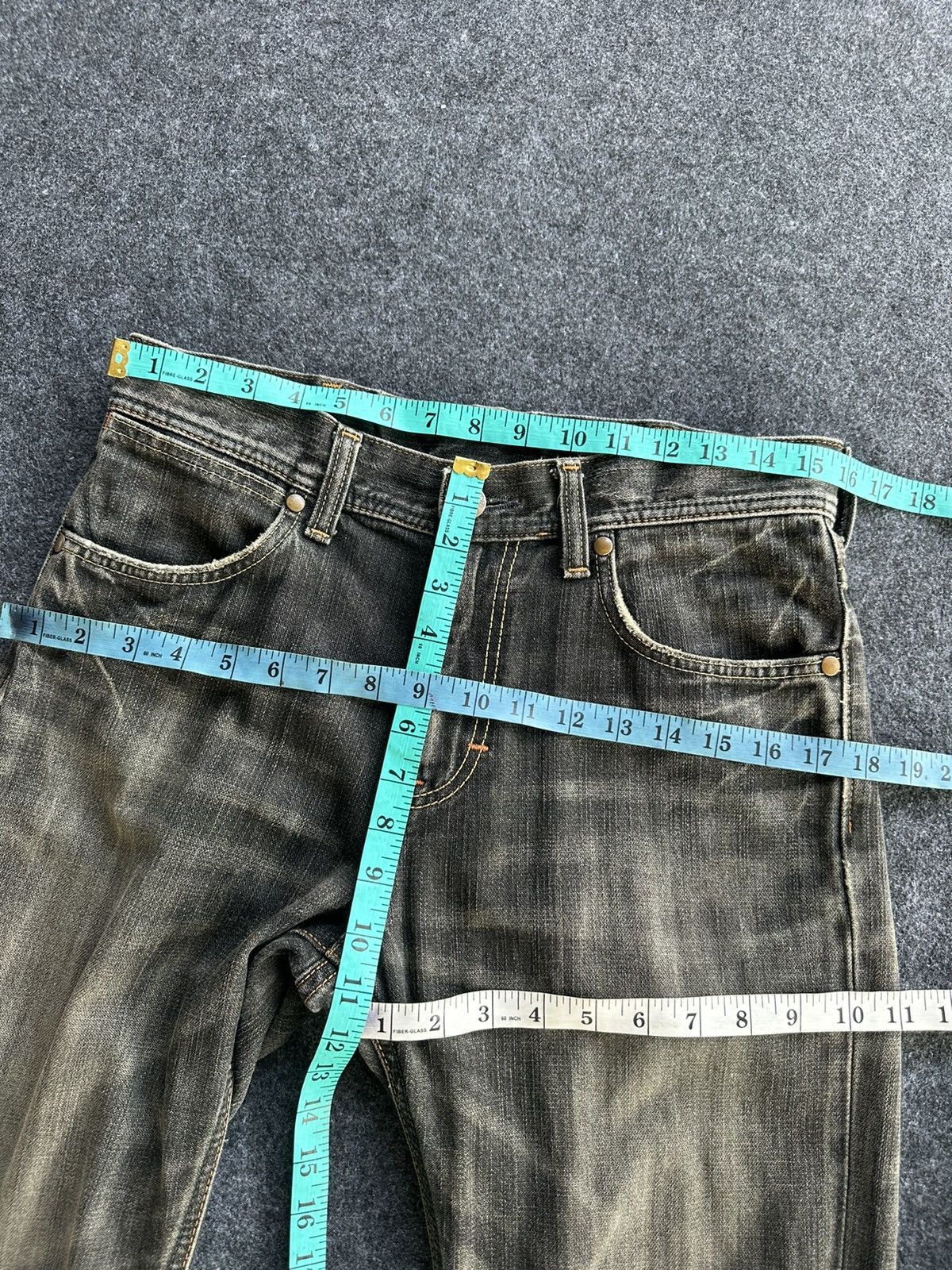 Wrangler Vintage Black Faded Distressed Denim F88