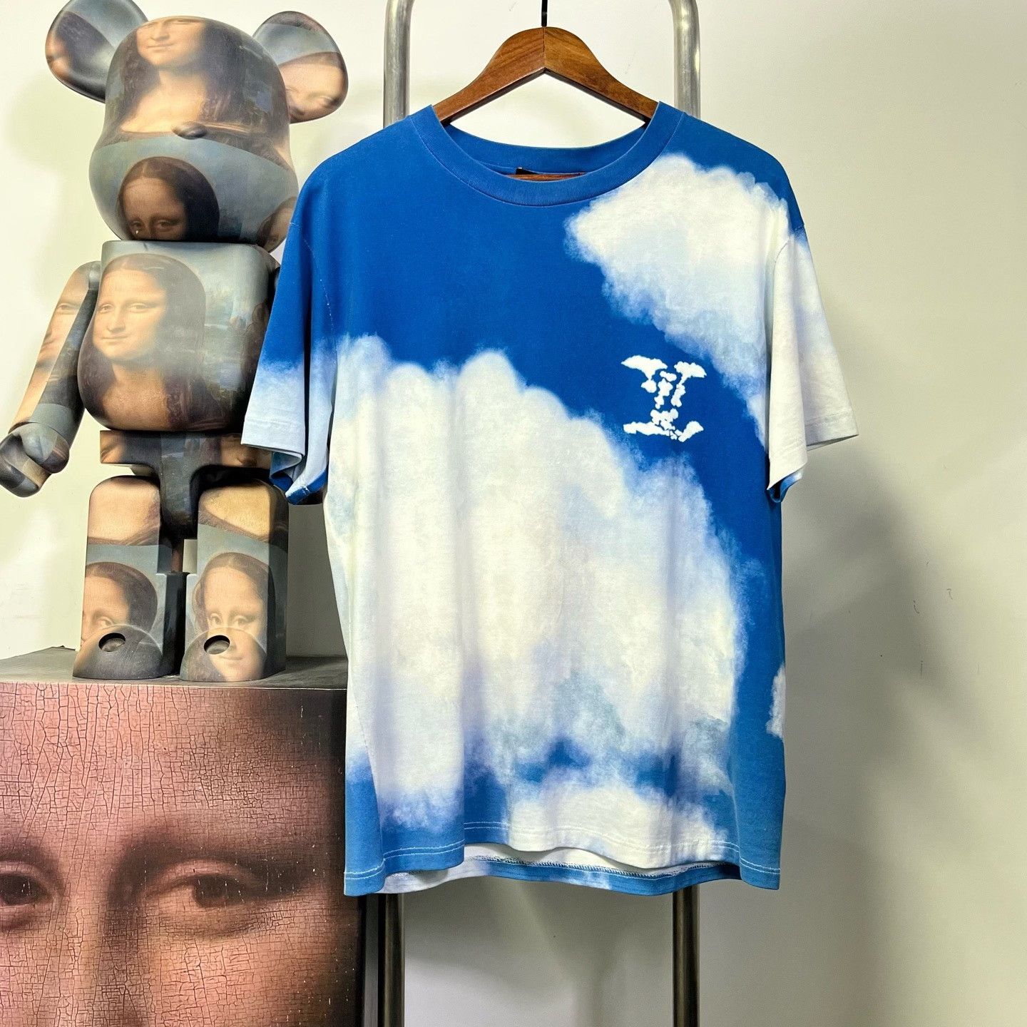 Louis Vuitton Louis Vuitton Clouds Print T-Shirt Size XL Size US XL / EU 56 / 4 - 1 Thumbnail