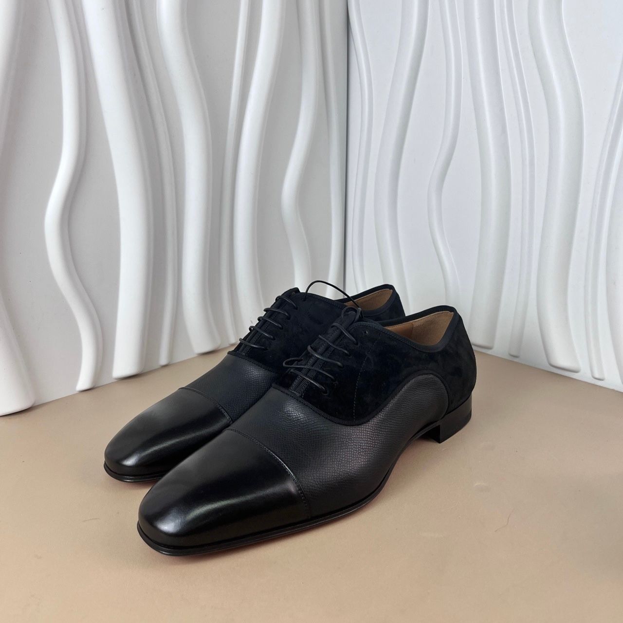 Christian Louboutin Mens Greggo Flat Calf Leather Shoes Size