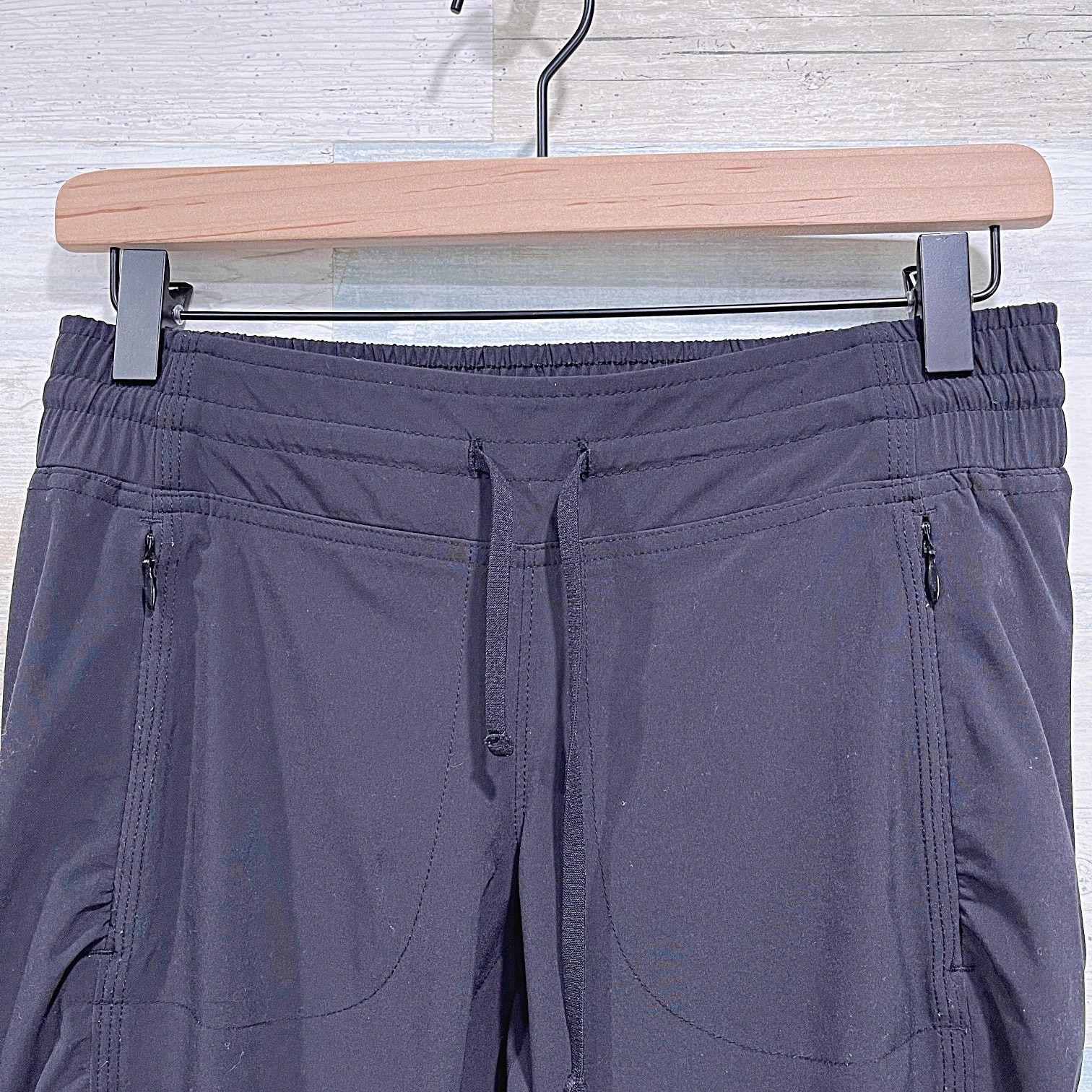 Athleta Athleta La Viva Capri Pants Black Low Rise Performance Gym 0 Size 25" / US 0 / IT 36 - 2 Thumbnail