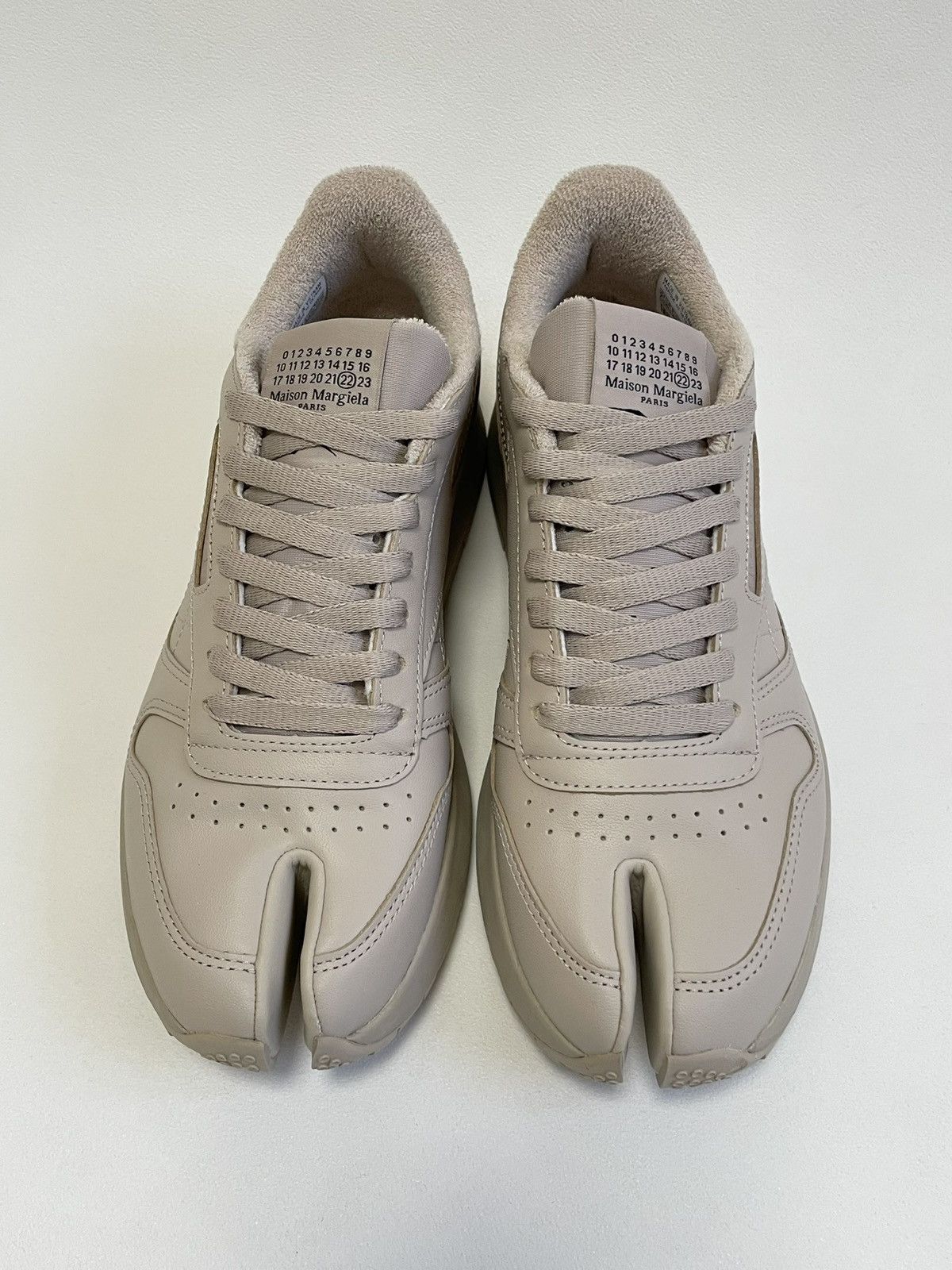 Maison Margiela × Reebok Beige Leather ‘Project 0 CL’ Tabi Sneakers Size US 10 / IT 40 - 7 Thumbnail