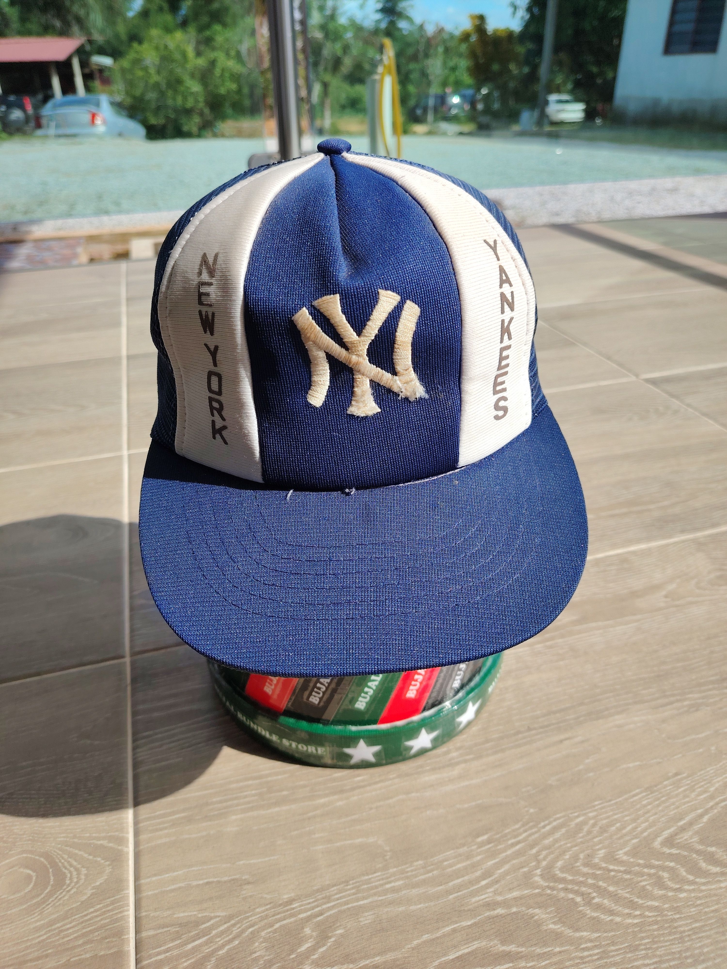 MLB × New York Yankees × Vintage Vintage New York Yankees MLB Trucker Hat Size ONE SIZE - 1 Thumbnail