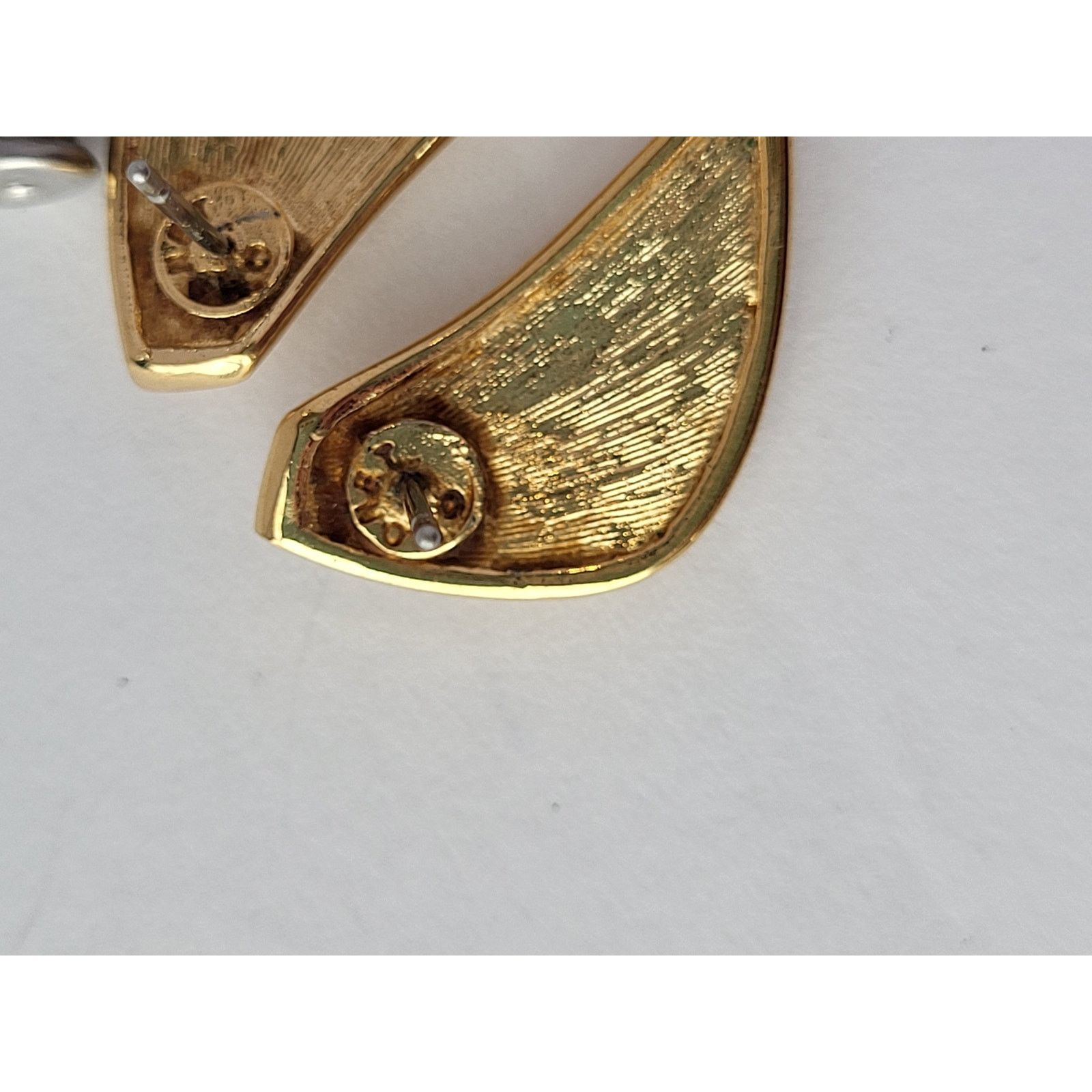 Monet Vintage Monet Pierced Earrings Chevron Shape Cream Gold Size ONE SIZE - 4 Thumbnail
