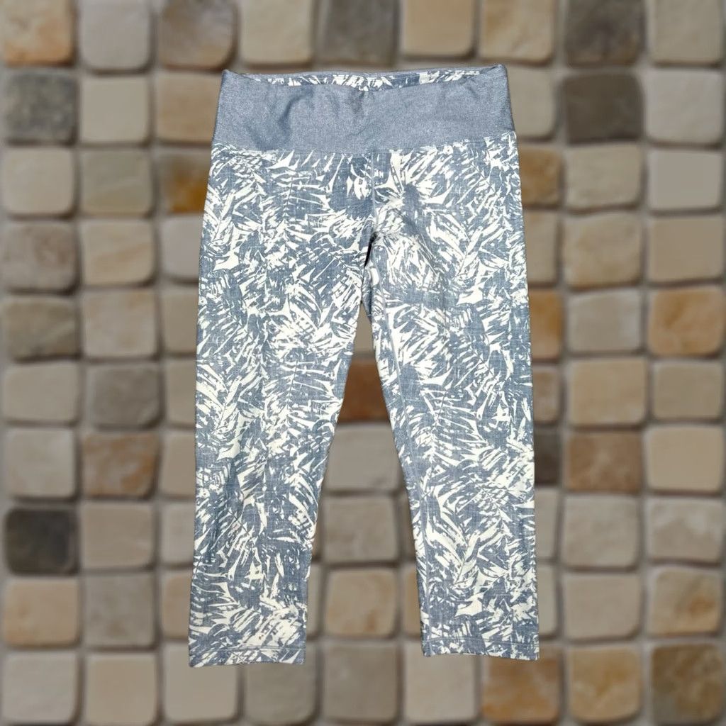 Prana prAna Cap Womens M White Pillar Capri Leggings Abstract Print Logo Mid Rise Size 32" / US 10 / IT 46 - 1 Thumbnail
