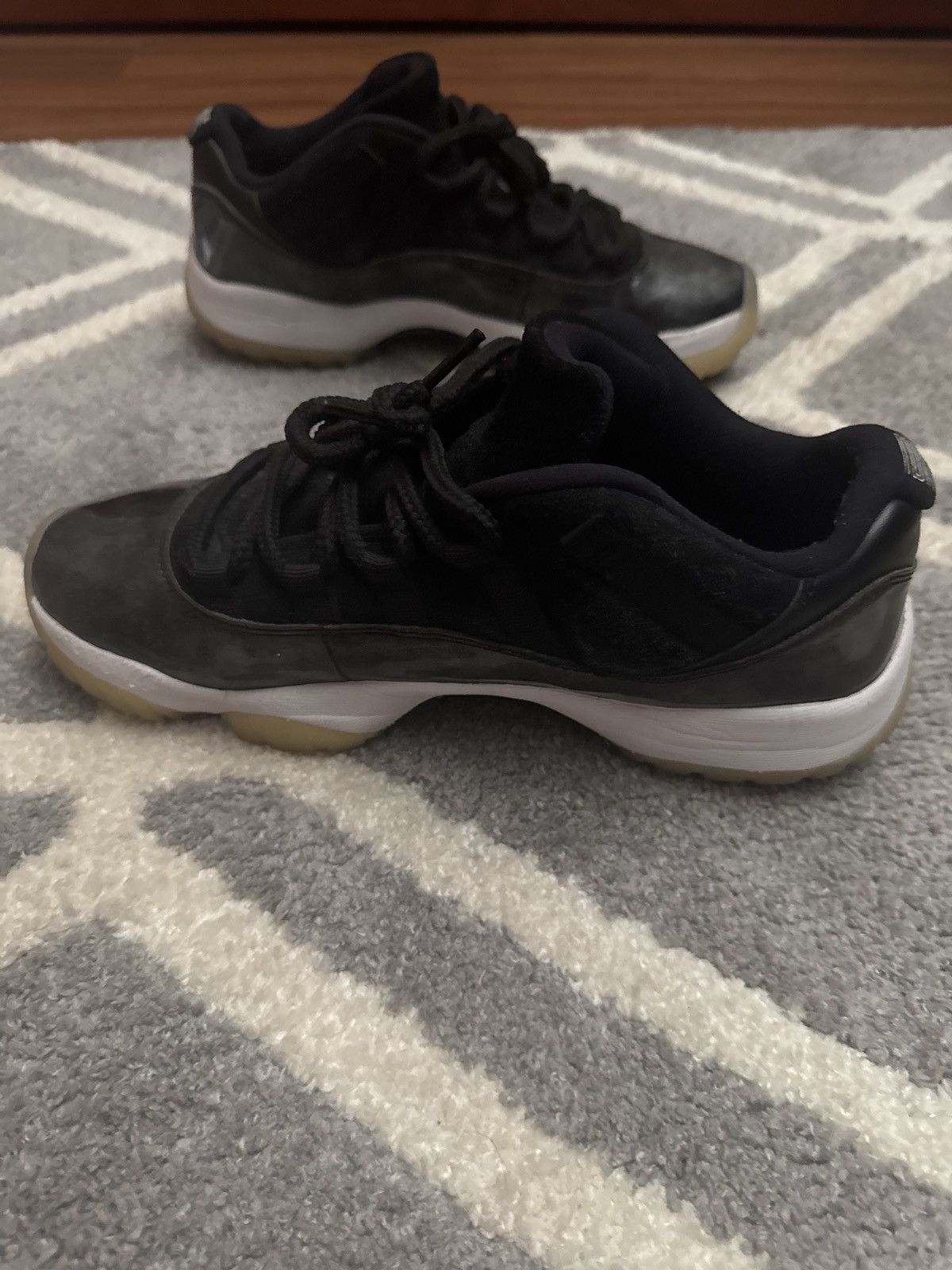Jordan Brand Retro 11 low barons Size US 8.5 / EU 41-42 - 3 Thumbnail