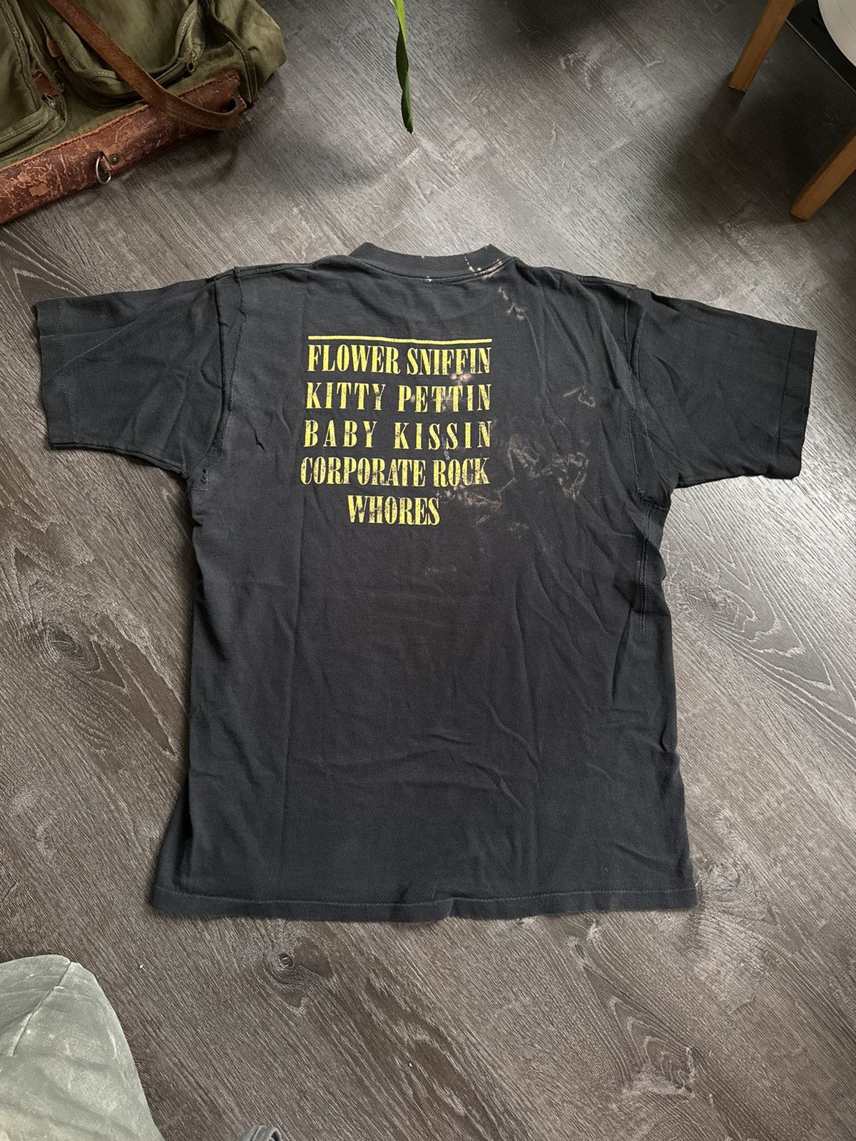 Nirvana Vintage 1992 Nirvana Smiley Face shirt large subpop Size US L / EU 52-54 / 3 - 7 Thumbnail