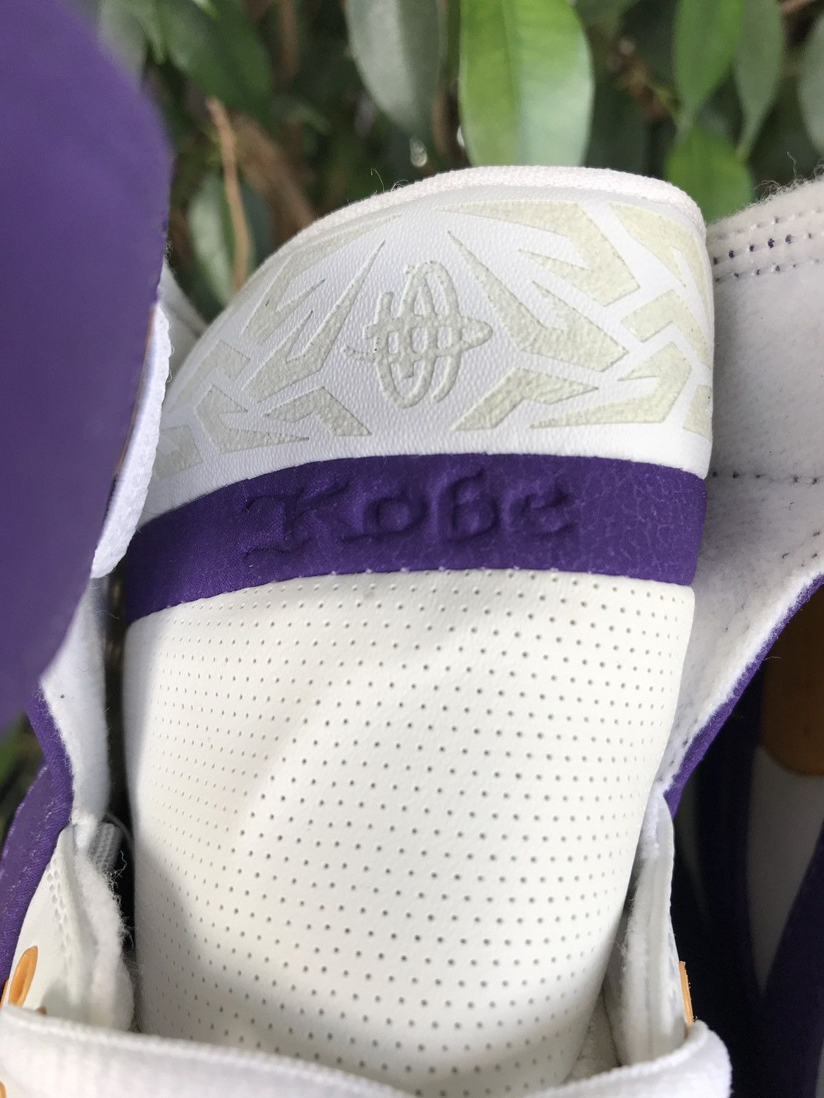 NBA Air Zoom Huarache 2K5 Lakers Kobe Bryant Lebron Jordan KD Size US 9 / EU 42 - 5 Thumbnail