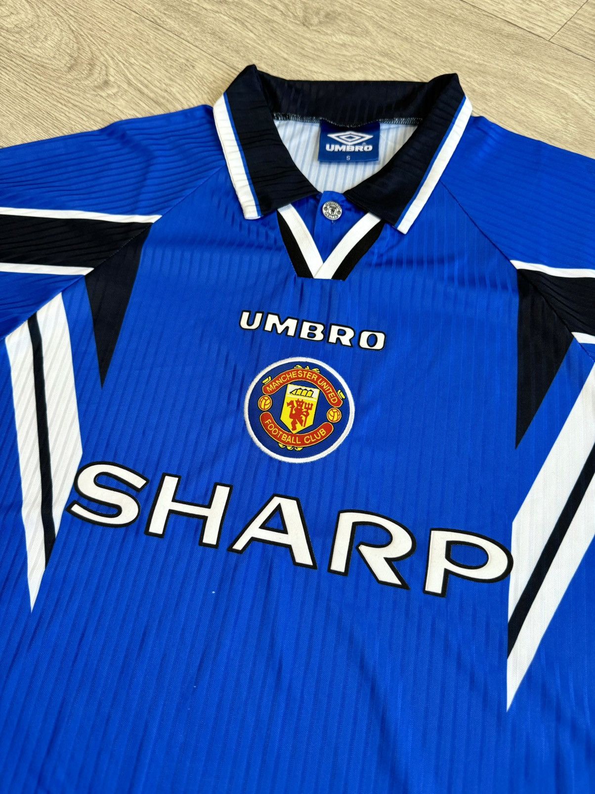 Umbro 🔷Retro Umbro Manchester United 1996/97/98 Soccer jersey🔷 Size US S / EU 44-46 / 1 - 4 Thumbnail