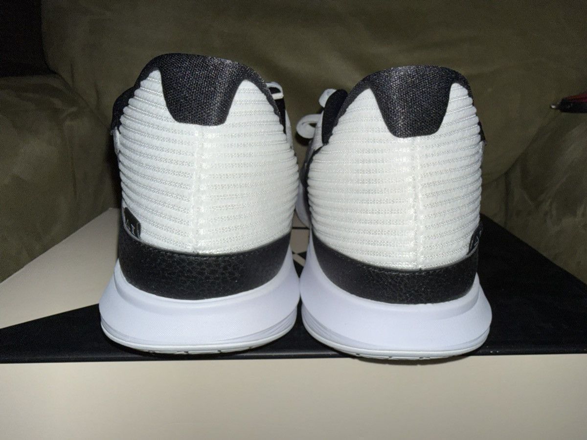 Nike Nike Kyrie 5 TB Promo (players only) “Panda” wht/blk, NEW!! Size US 13 / EU 46 - 16 Thumbnail