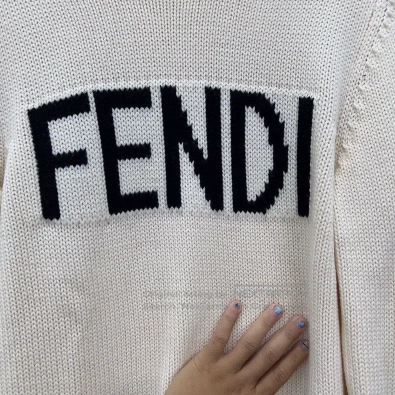 Fendi Fendi Off-white Floral Letter Logo Knit Sweater Size US M / EU 48-50 / 2 - 3 Thumbnail