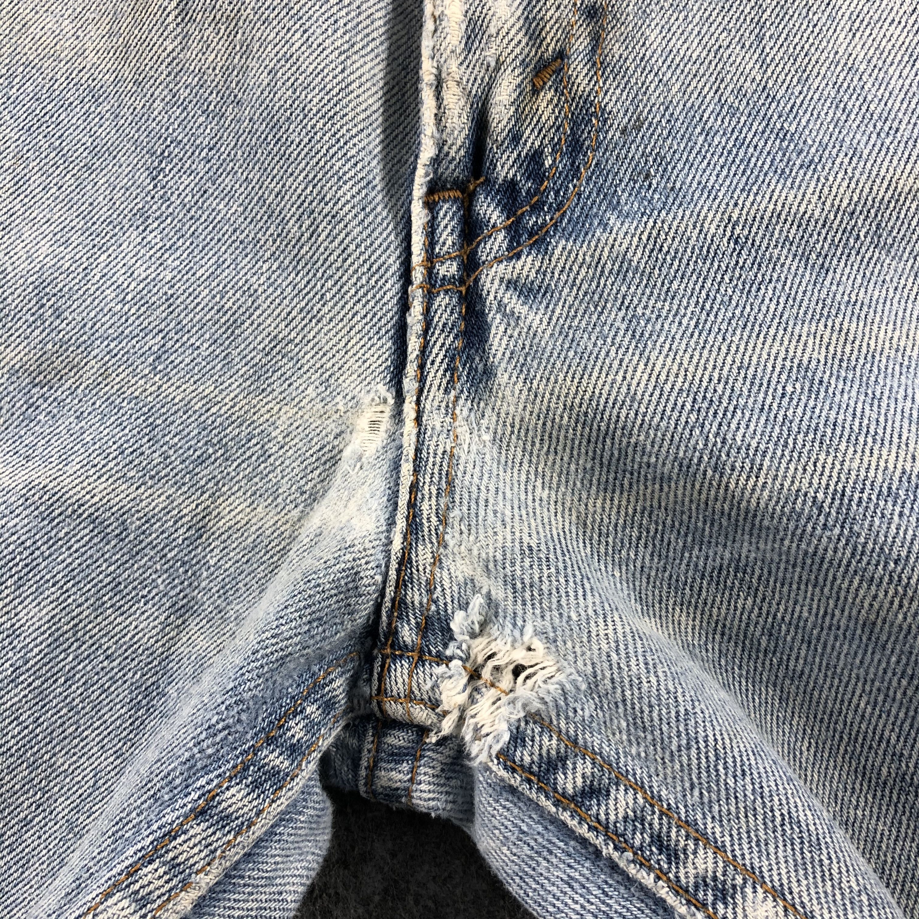 Levi's Vintage 90s Light Wash Levis 505 Jeans-J2009 Size US 32 / EU 48 - 14 Thumbnail