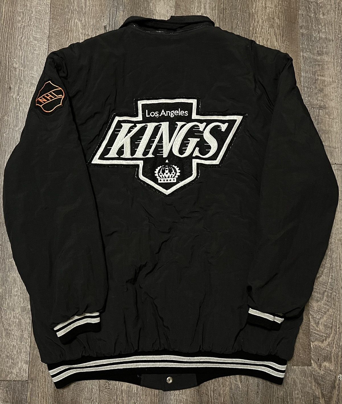 NHL × Vintage Vintage LA Kings Quilted Puffer Jacket 26x31 Size US L / EU 52-54 / 3 - 1 Thumbnail