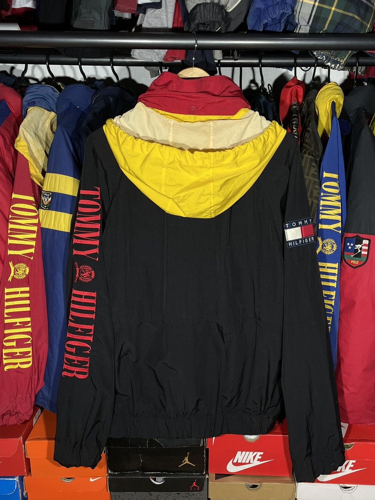 Tommy Hilfiger × Vintage Jacket Tommy Hilfiger Spell Out 90’s Vintage Size US L / EU 52-54 / 3 - 12 Thumbnail