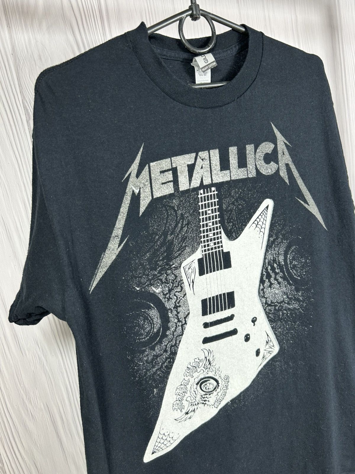 Band Tees Vintage Metallica 2013 Guitar T-Shirt Size M Size US M / EU 48-50 / 2 - 3 Thumbnail