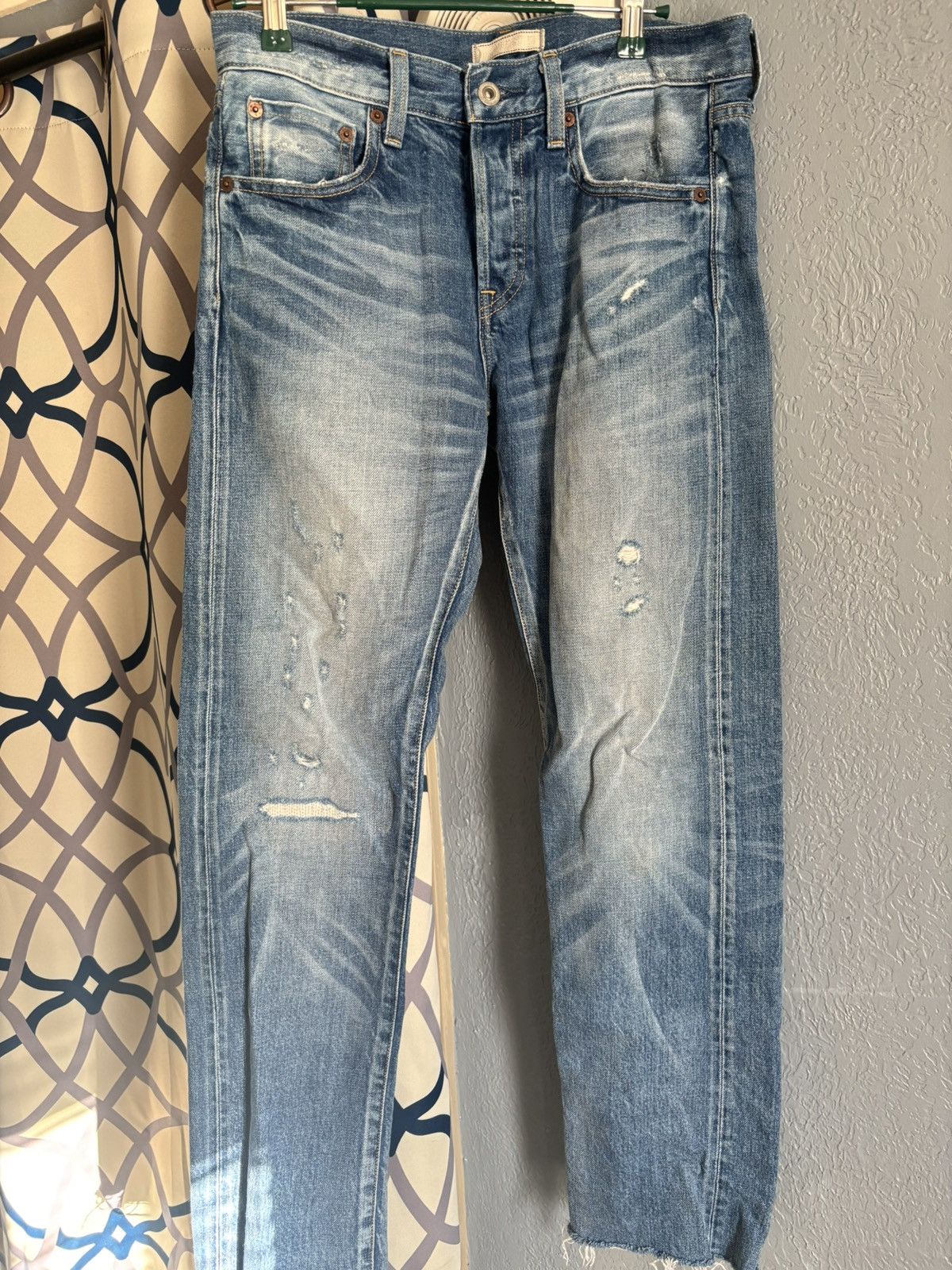 Uniqlo uniqlo distressed jeans Size US 30 / EU 46 - 1 Thumbnail