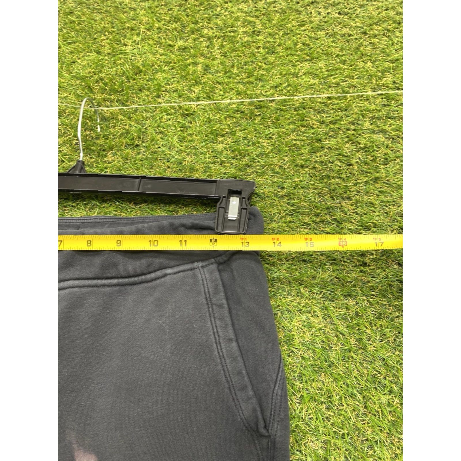Lululemon Lululemon Womens Small Sweatpants Black Athleticwear Joggers 26x28 Inseam 28 Comfort Pockets Tapered Activewear Size 28" / US 6 / IT 42 - 5 Thumbnail