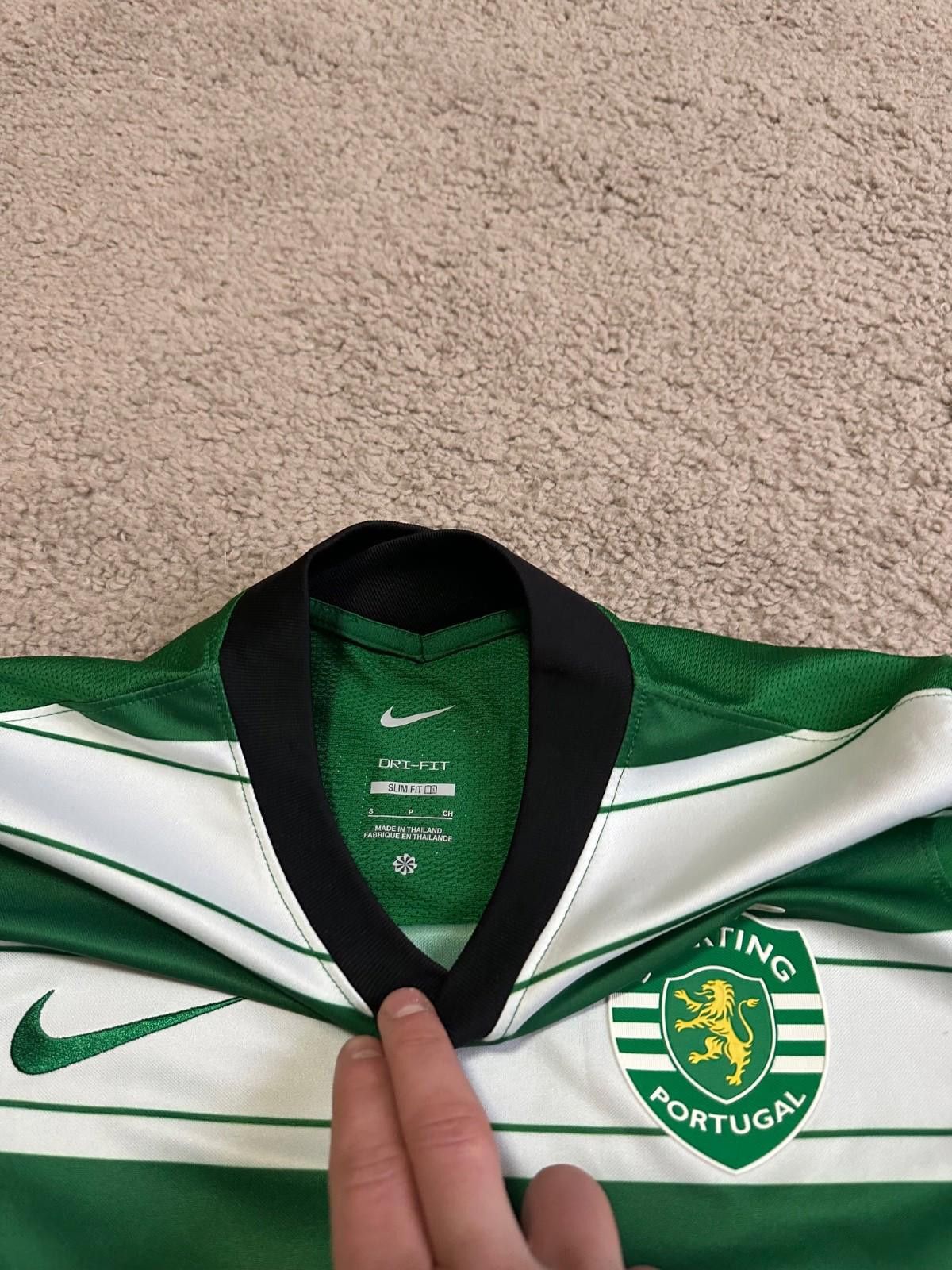 Nike Nike Sporting Lisbon 2022/23 Football Shirt Soccer Jersey Size US M / EU 48-50 / 2 - 4 Thumbnail