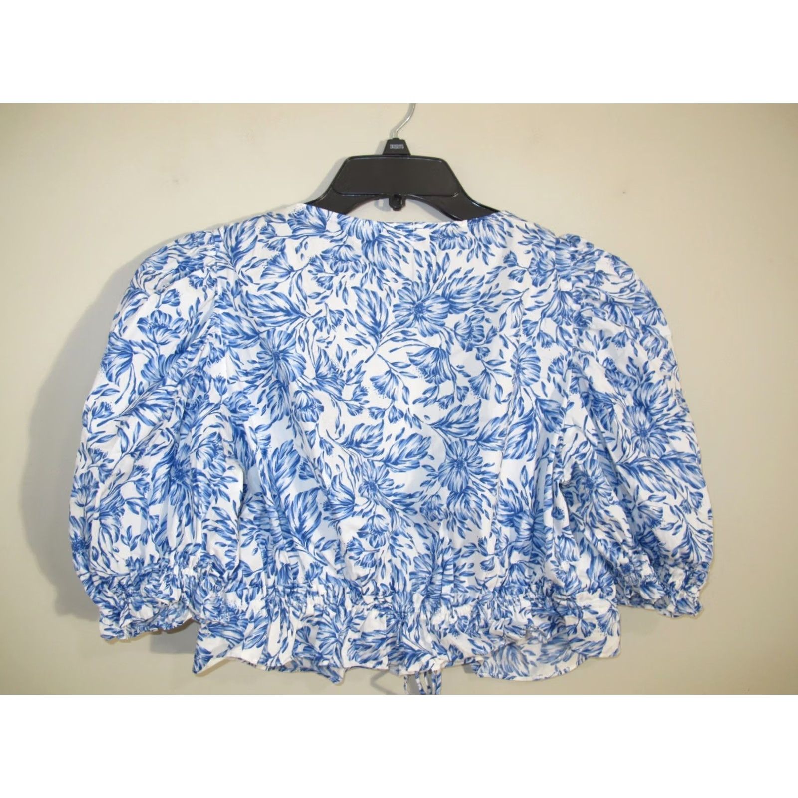 Vintage Vestique Crop Top Women's L Blue White Floral 100% Cotton Puff Sleeve Tie Front Shirt Cropped Blouse Vintage No N/A Size L / US 10 / IT 46 - 5 Thumbnail