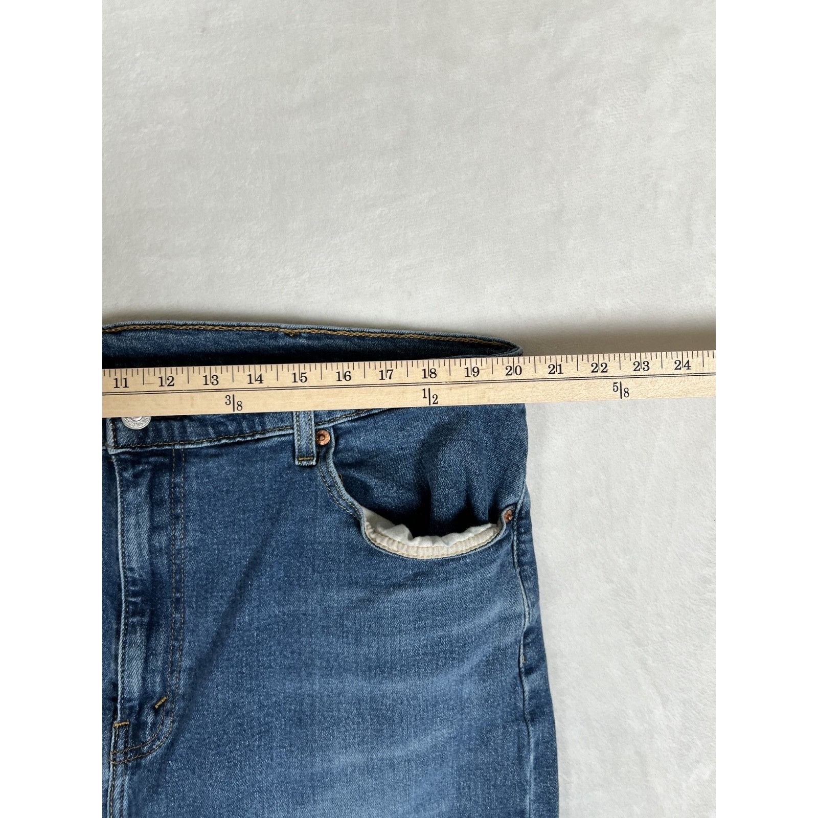 Levi's Vintage Levi’s 505 Denim Jeans Size 40x32 Medium Wash Y2K Size US 40 / EU 56 - 3 Thumbnail