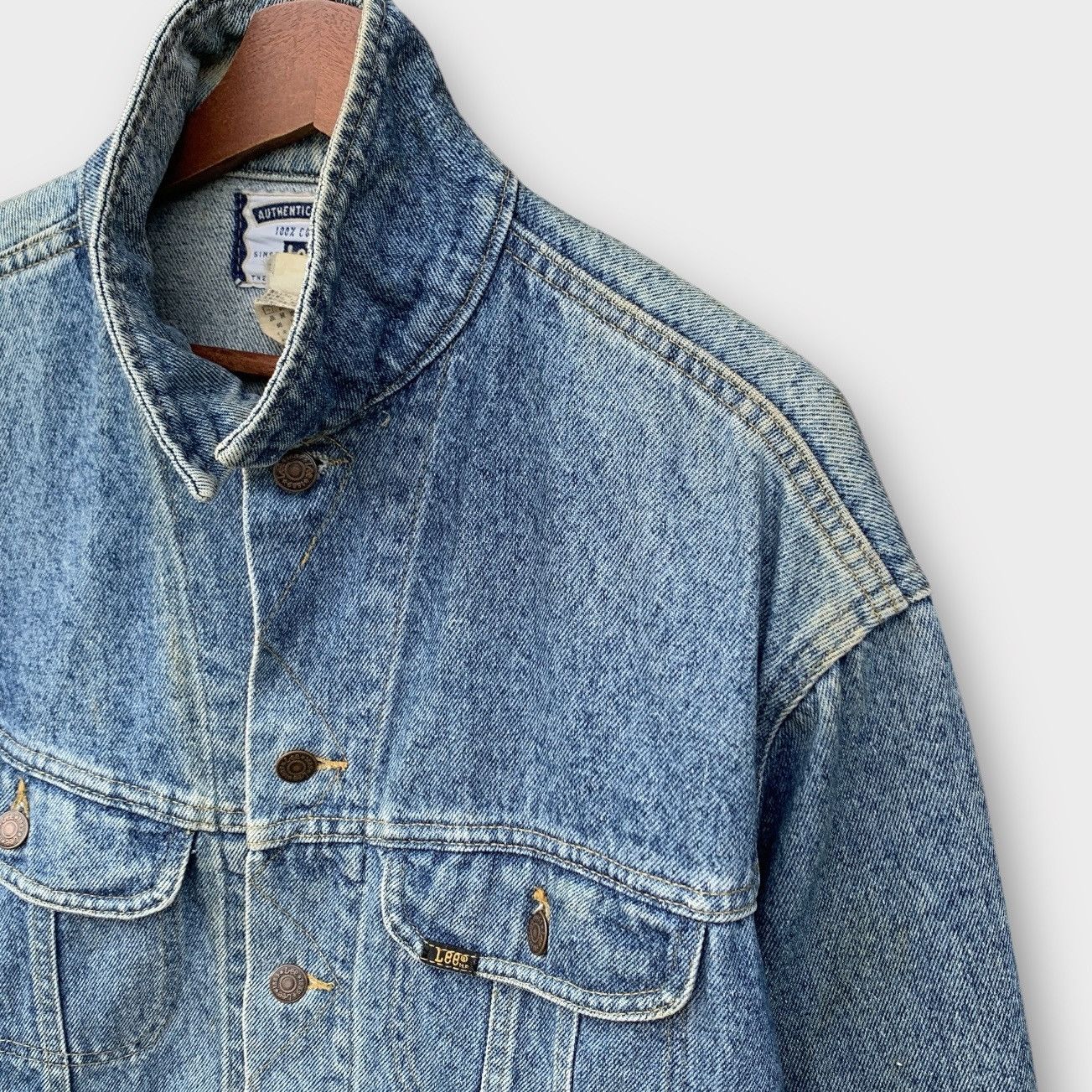 Lee VINTAGE DISTRESSED LEE LIGHT WASH DENIM JEANS JACKET Size US L / EU 52-54 / 3 - 6 Thumbnail