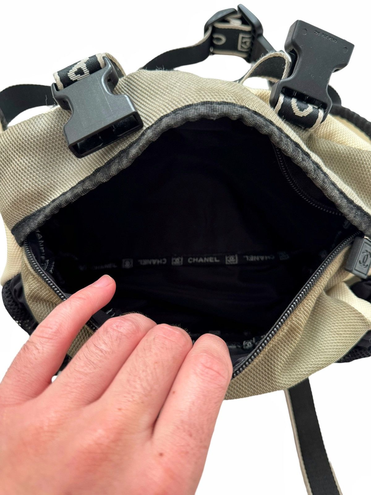Chanel 2000’s Sport Utility Waist Bag Size ONE SIZE - 7 Thumbnail