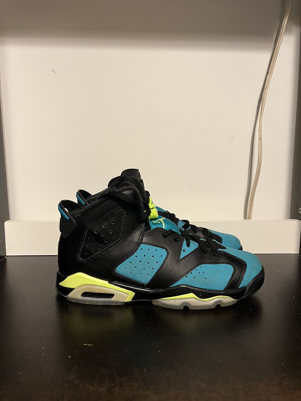 Jordan Brand Air Jordan 6 Retro Turbo Green GS 7Y 543390-043 Size US 7 / EU 40 - 1 Thumbnail