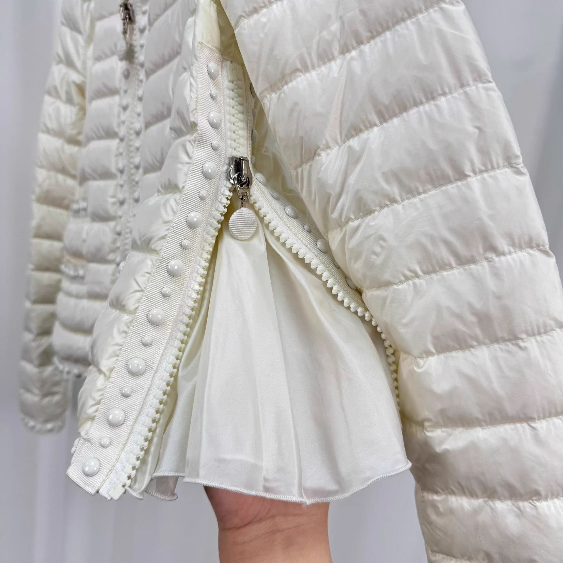 Moncler Moncler white embroidered logo puffer coat 0 99 new Size XS / US 0-2 / IT 36-38 - 5 Thumbnail