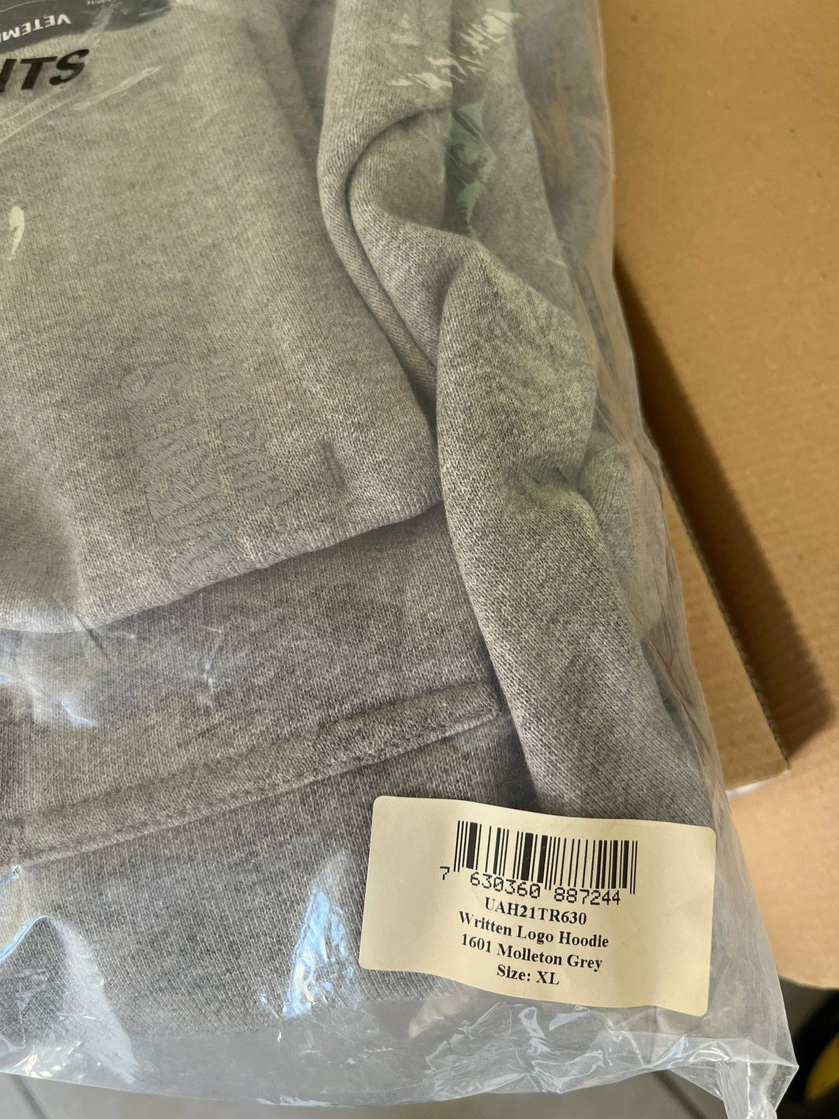Vetements Written Logo Hoodie in Grey Size US XL / EU 56 / 4 - 24 Thumbnail