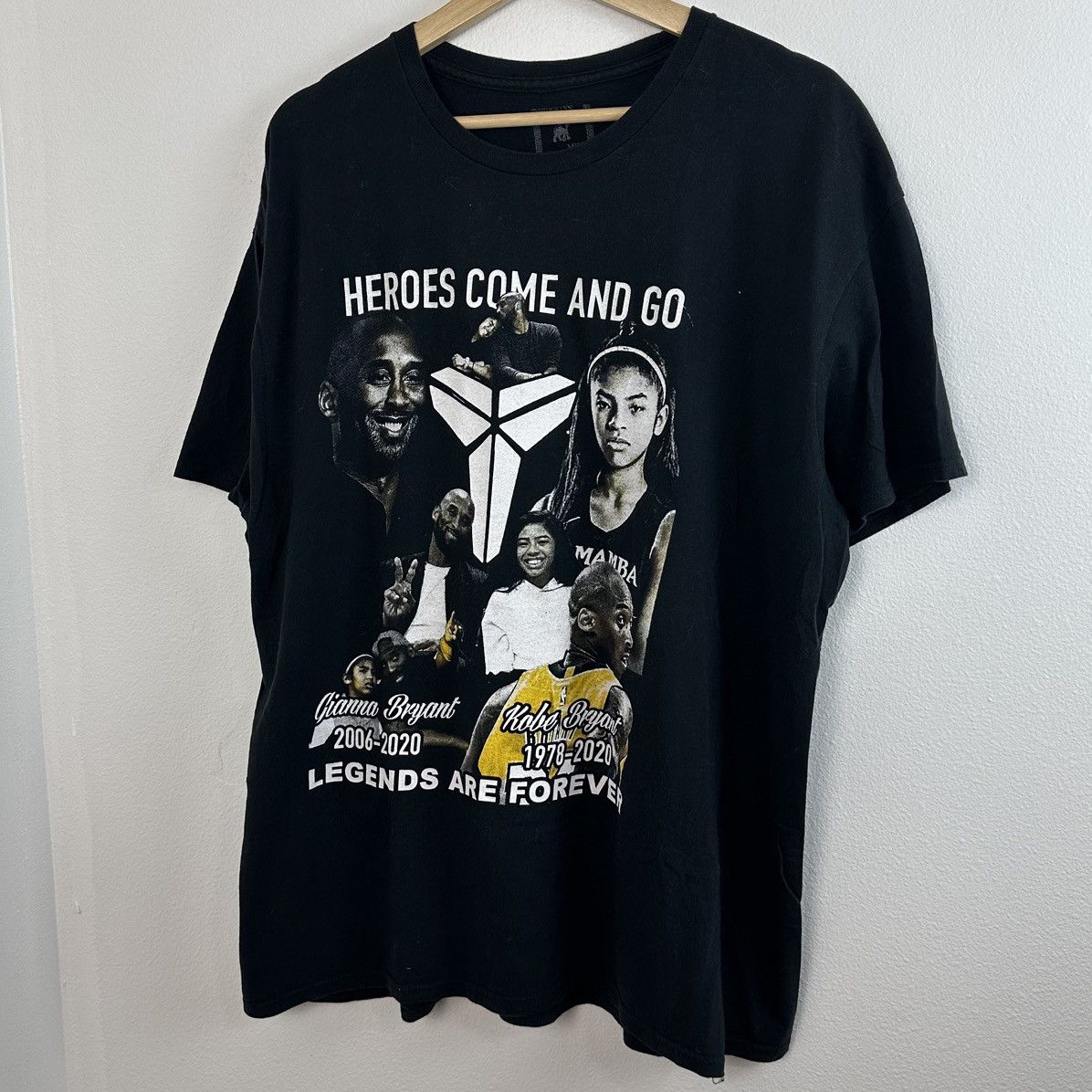 Vintage Kobe Bryant Gigi Memorial T Shirt Size US XL / EU 56 / 4 - 3 Thumbnail