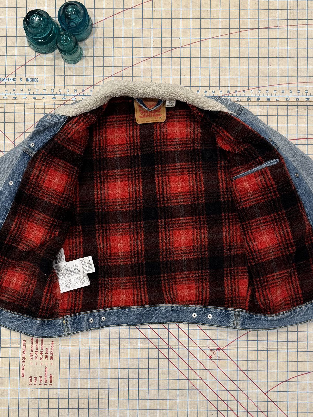 Levi's Levi’s Plaid Lined Denim Jacket Mens Size Medium Light Wash Size US M / EU 48-50 / 2 - 7 Thumbnail