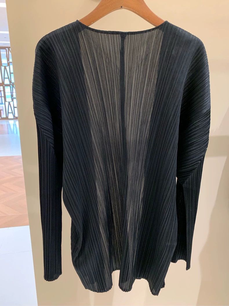 Issey Miyake Issey Miyake Black pleated coat Size M / US 6-8 / IT 42-44 - 3 Thumbnail