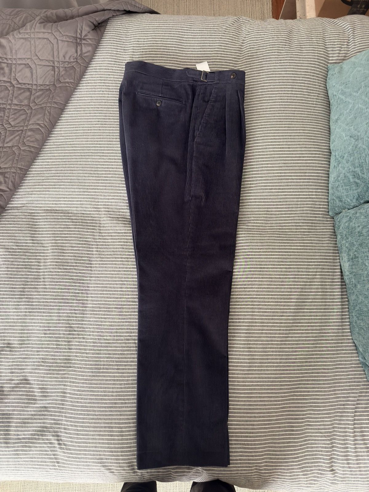 Berg & Berg Berg Berg Pleated Navy Corduroy Trousers 50/34 Size 34R - 2 Thumbnail