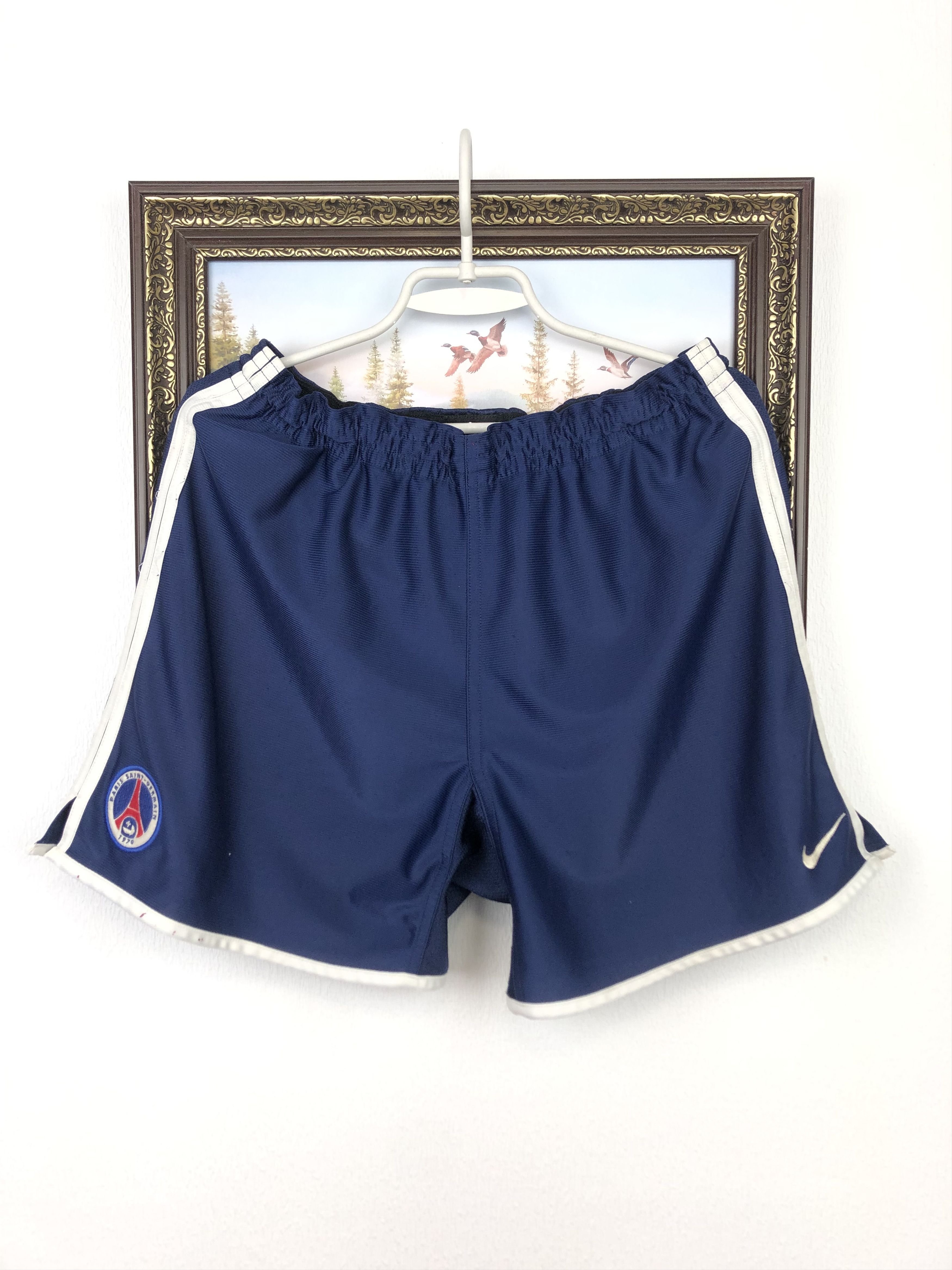 Nike Vintage Nike Paris Saint-Germain PSG Football Shorts Soccer Size US 32 / EU 48 - 1 Thumbnail