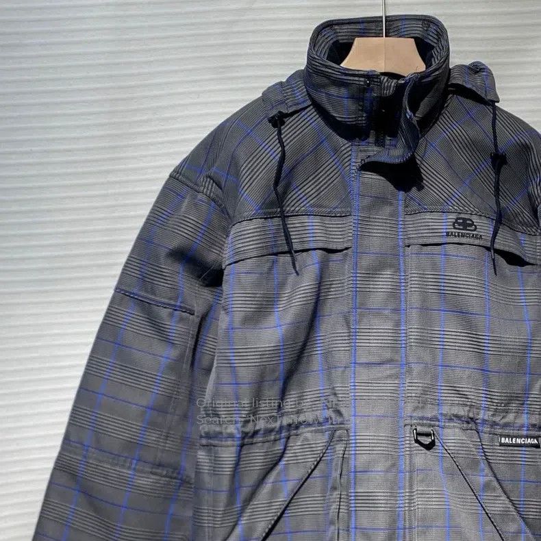 Balenciaga Balenciaga Plaid hooded jacket Size US S / EU 44-46 / 1 - 3 Thumbnail